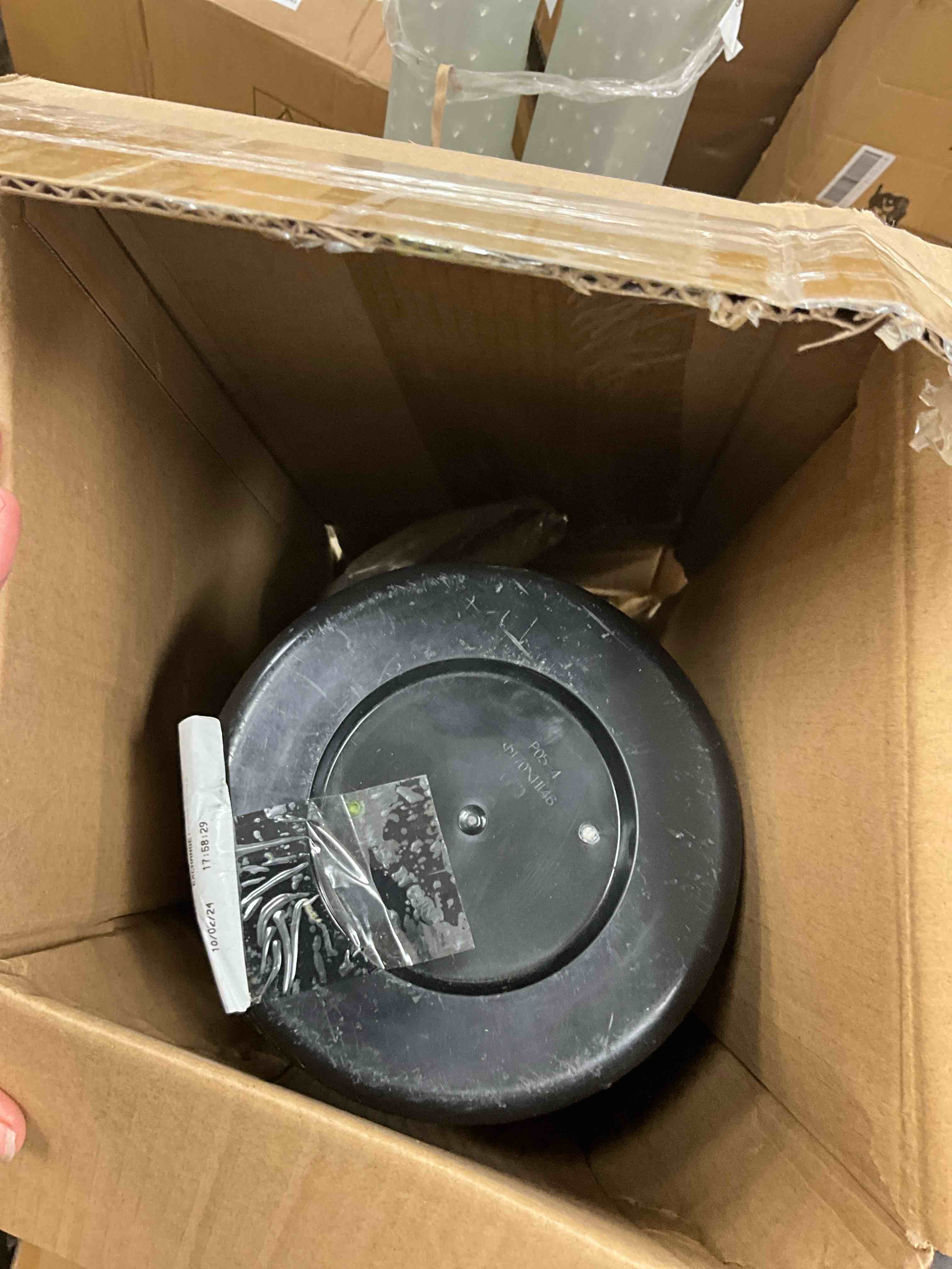 https://s3.amazonaws.com/lotting-images-prod/bidfta/YEL6871799_1730733755770.jpeg