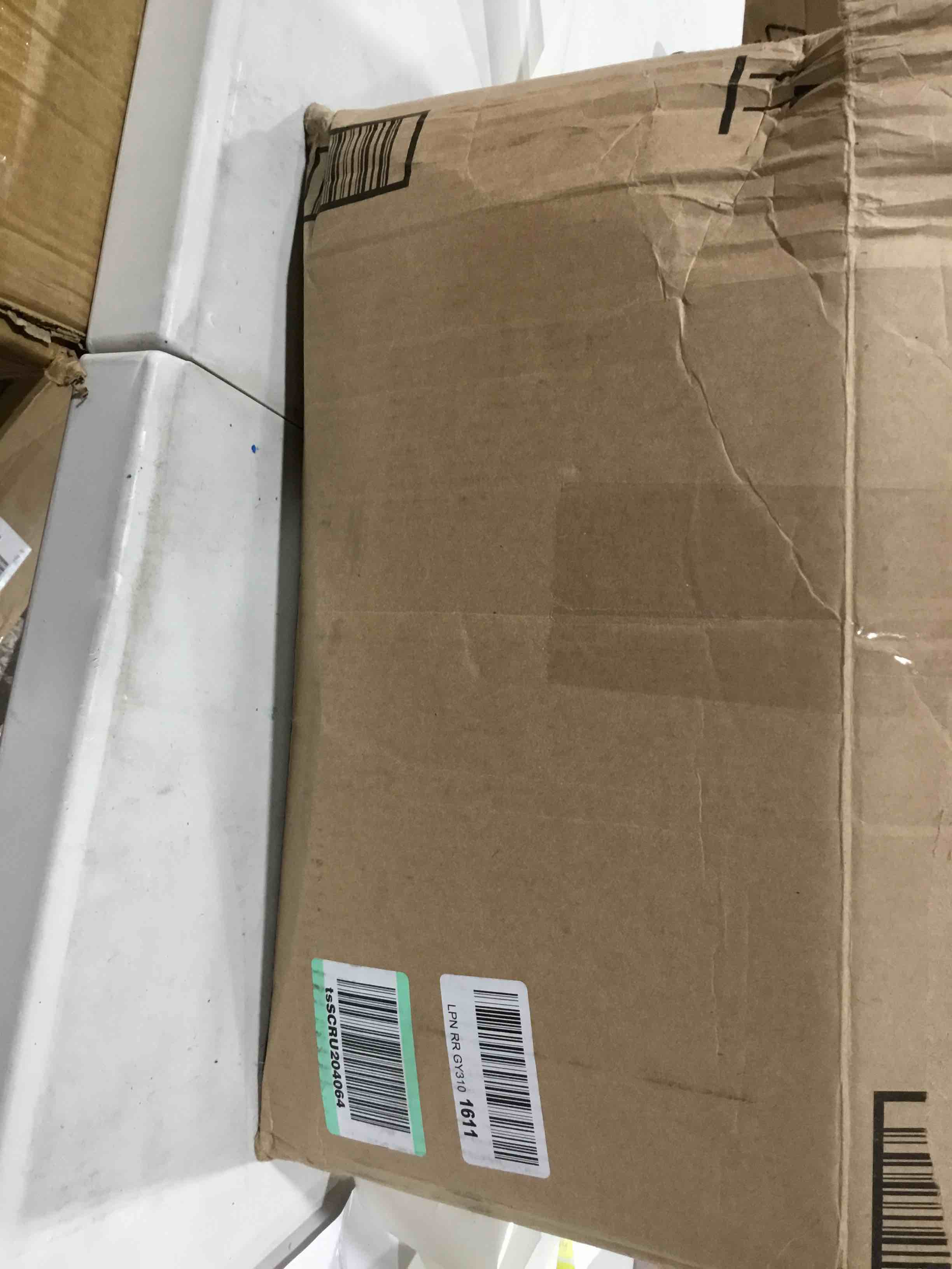 https://s3.amazonaws.com/lotting-images-prod/bidfta/YLW2988103_1704230829907.jpeg