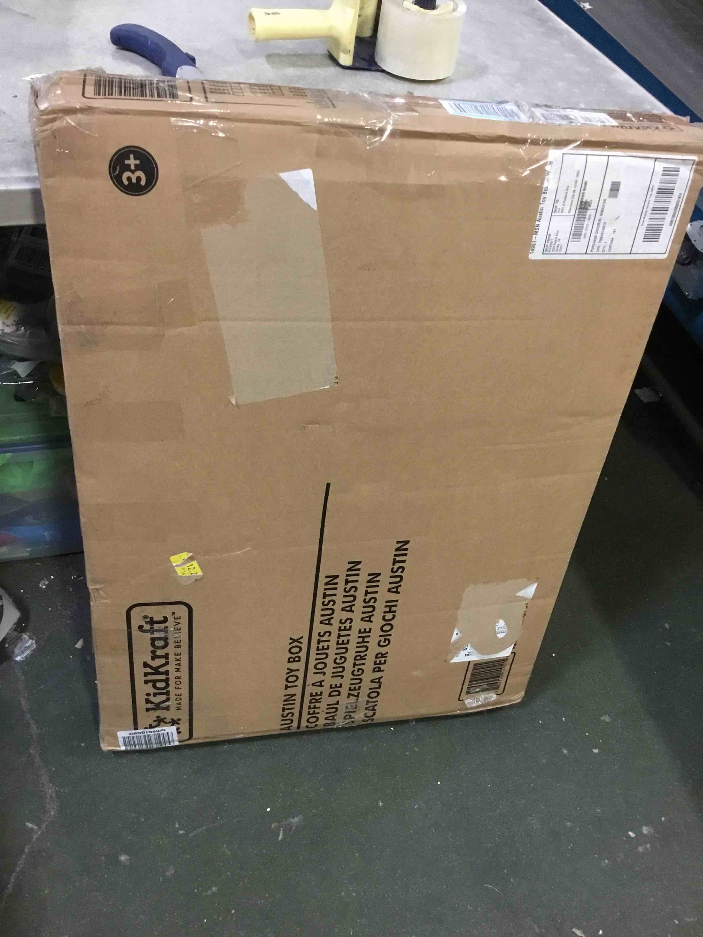https://s3.amazonaws.com/lotting-images-prod/bidfta/YLW2995592_1653677937347.jpeg