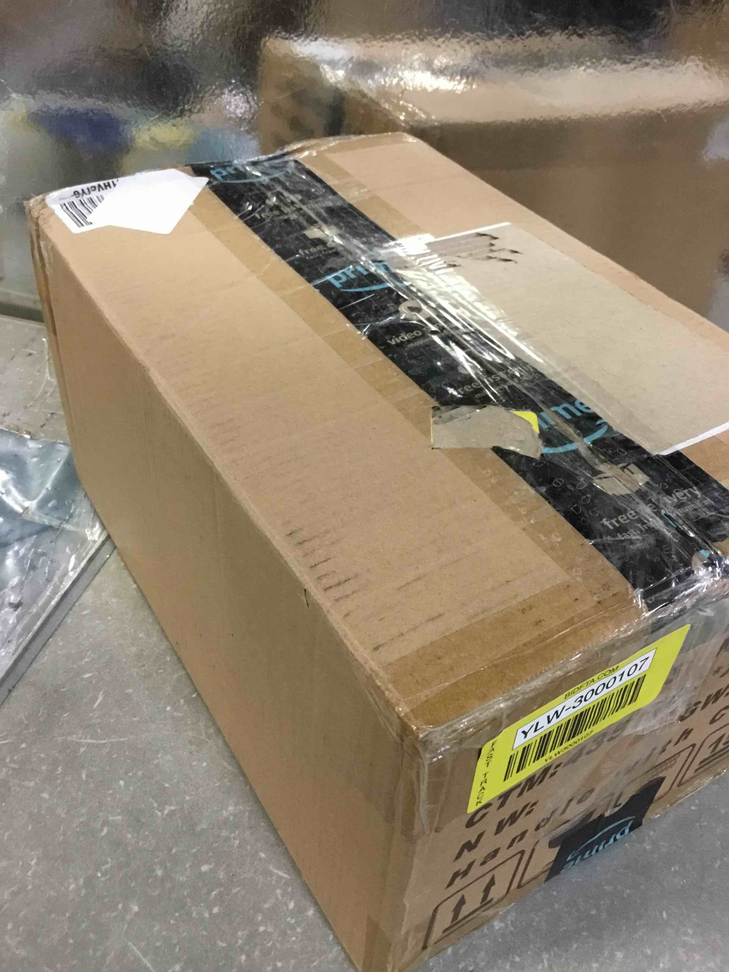 https://s3.amazonaws.com/lotting-images-prod/bidfta/YLW3000107_1653674032026.jpeg