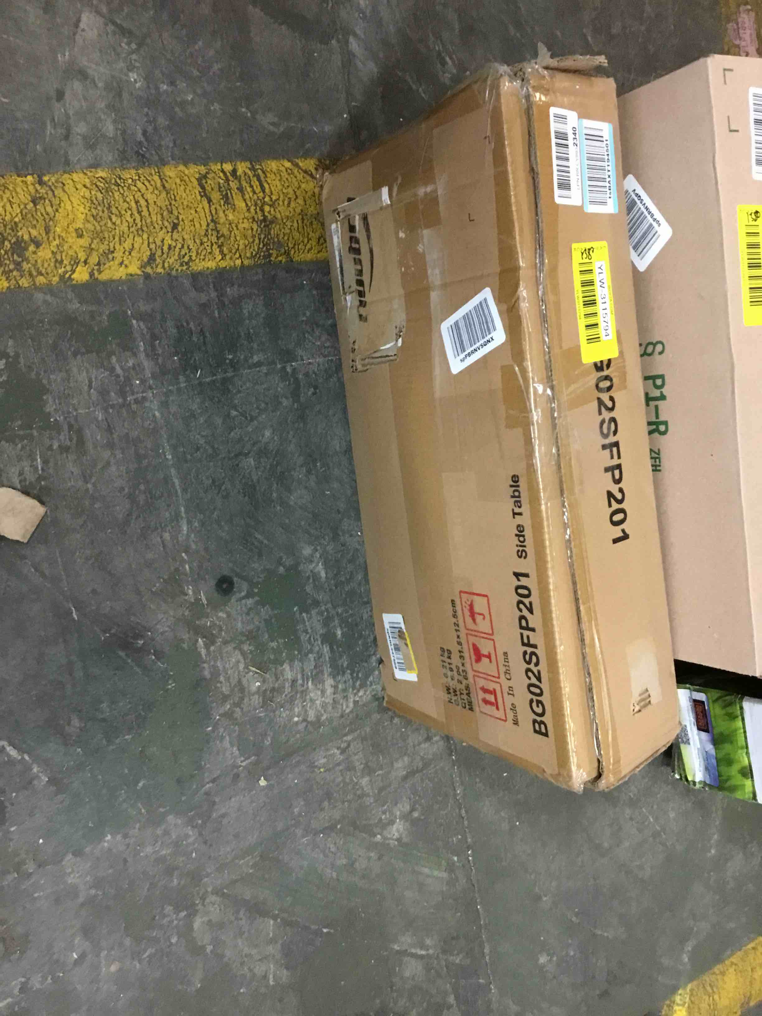 HOOBRO C Side Table, Set of 2 Portable Laptop Holder Snack Table, Heavy-Duty Sofa Side Table, Wood Look Accent Table, Space Saving in Living Room, Bedroom, Greige and Black BG02SFP201