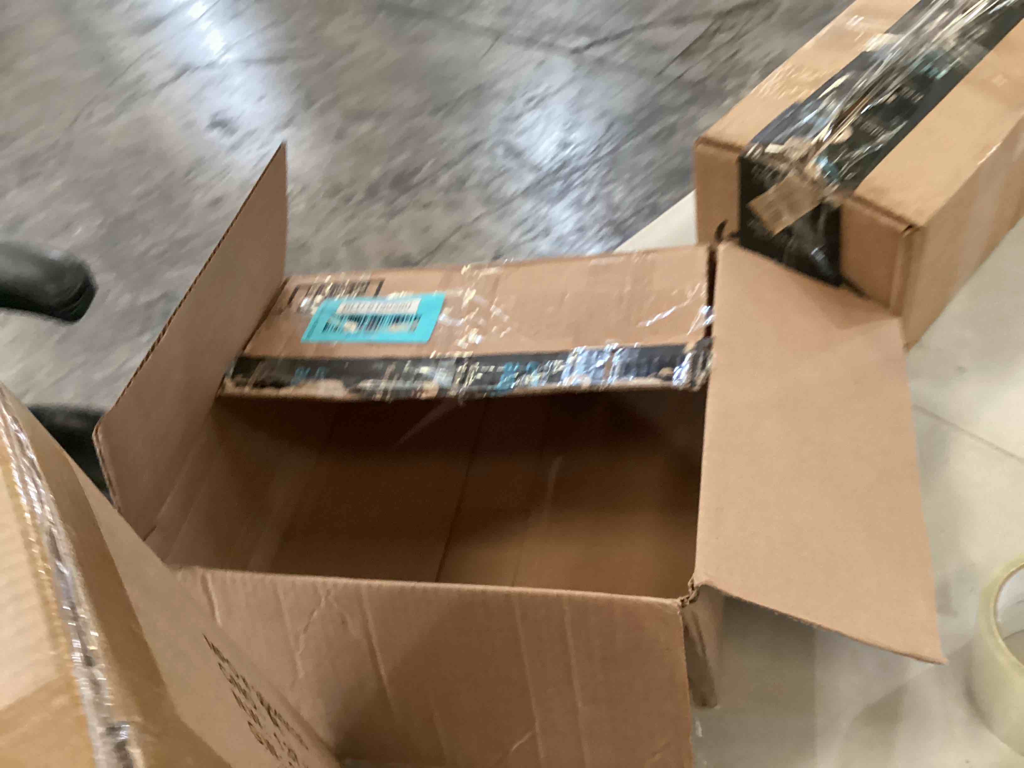 https://s3.amazonaws.com/lotting-images-prod/bidfta/Z10_1722447877161.jpeg