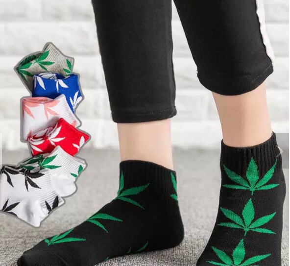 Unisex Ankle Socks Hemp Leaf Pattern Color-Black with Green Leaf