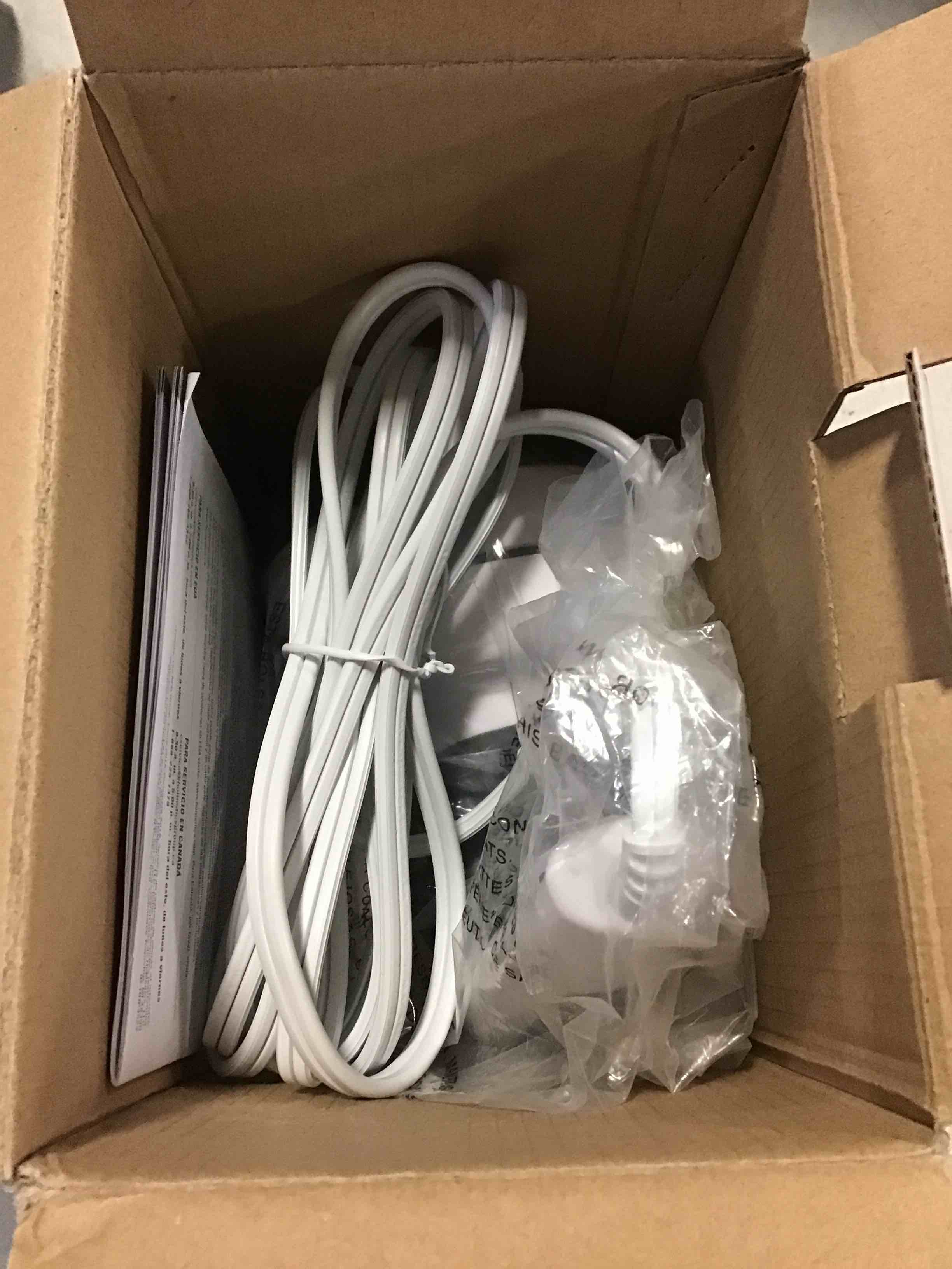 https://s3.amazonaws.com/lotting-images-prod/bidfta/_1668612806581.jpeg