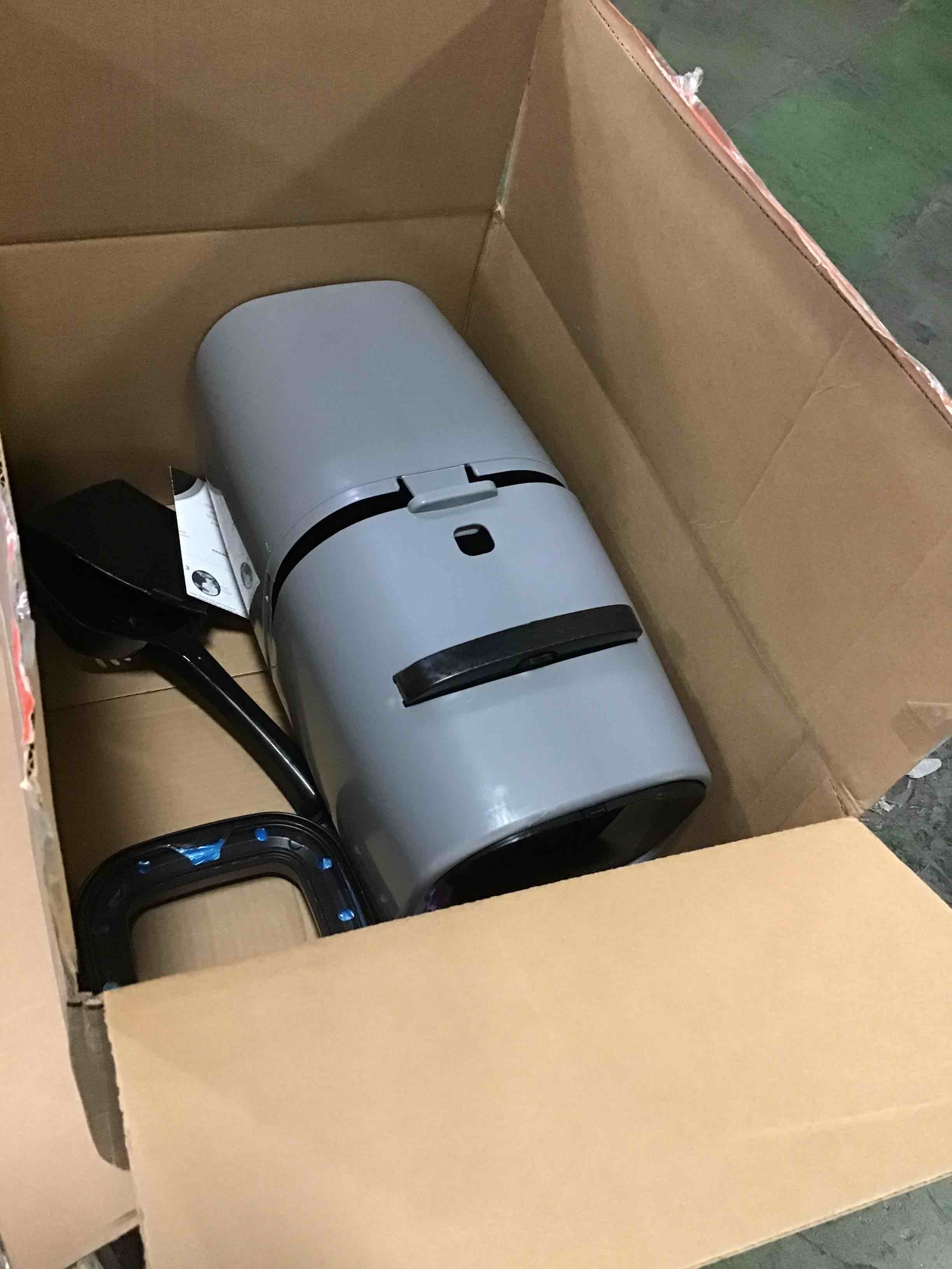 https://s3.amazonaws.com/lotting-images-prod/bidfta/_1676904018419.jpeg