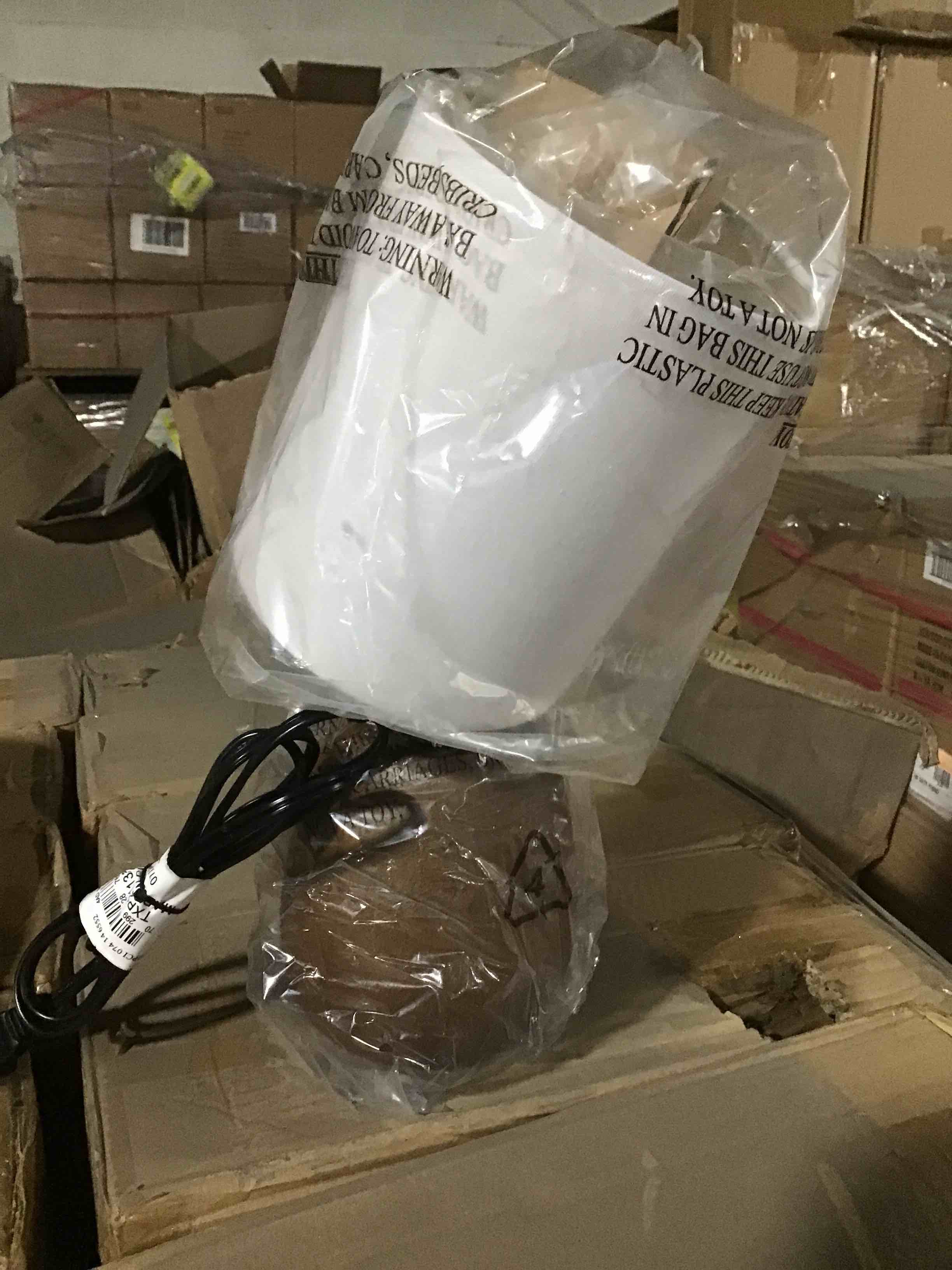 https://s3.amazonaws.com/lotting-images-prod/bidfta/_1680101247942.jpeg