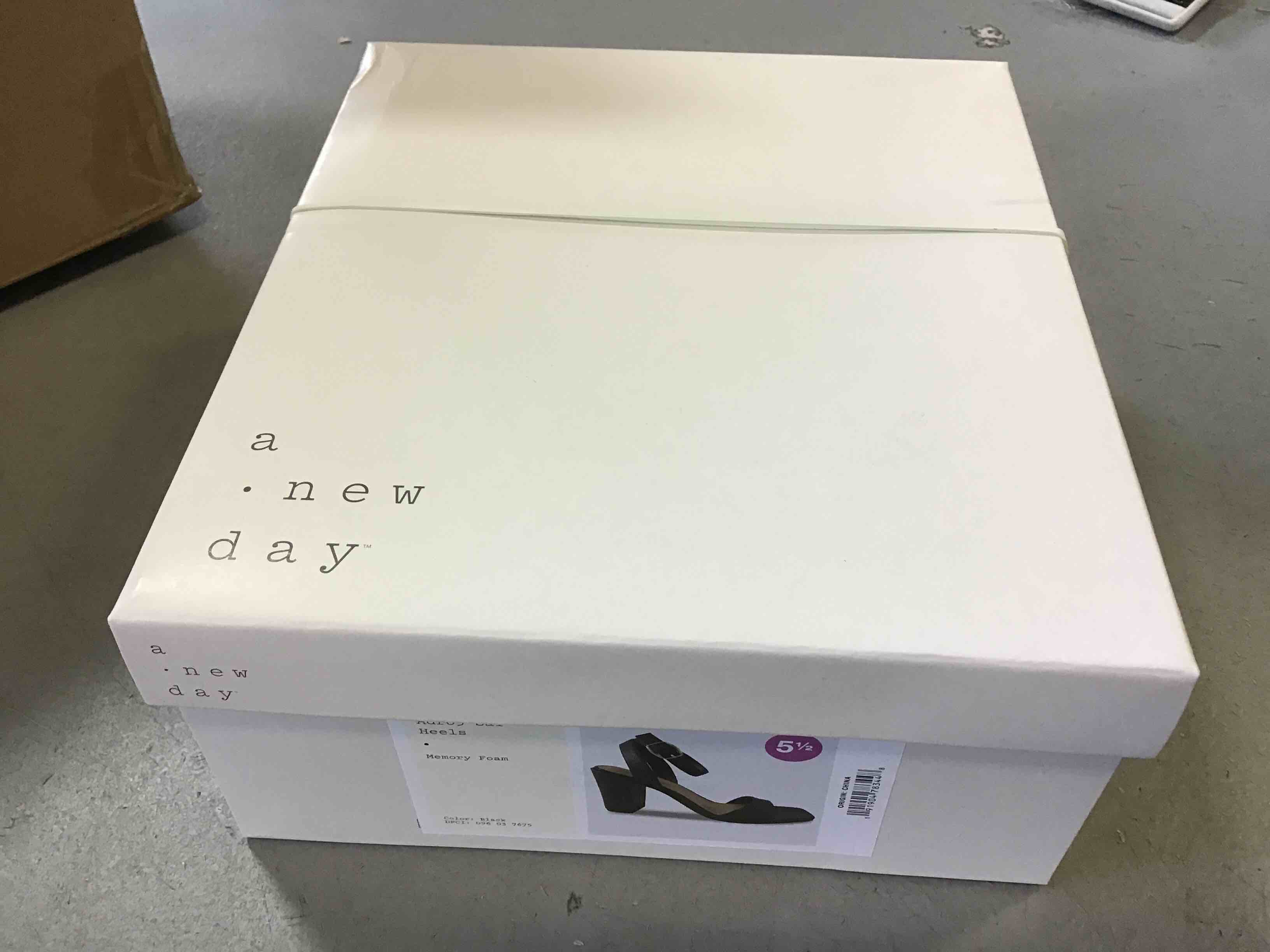 https://s3.amazonaws.com/lotting-images-prod/bidfta/_1681919163995.jpeg
