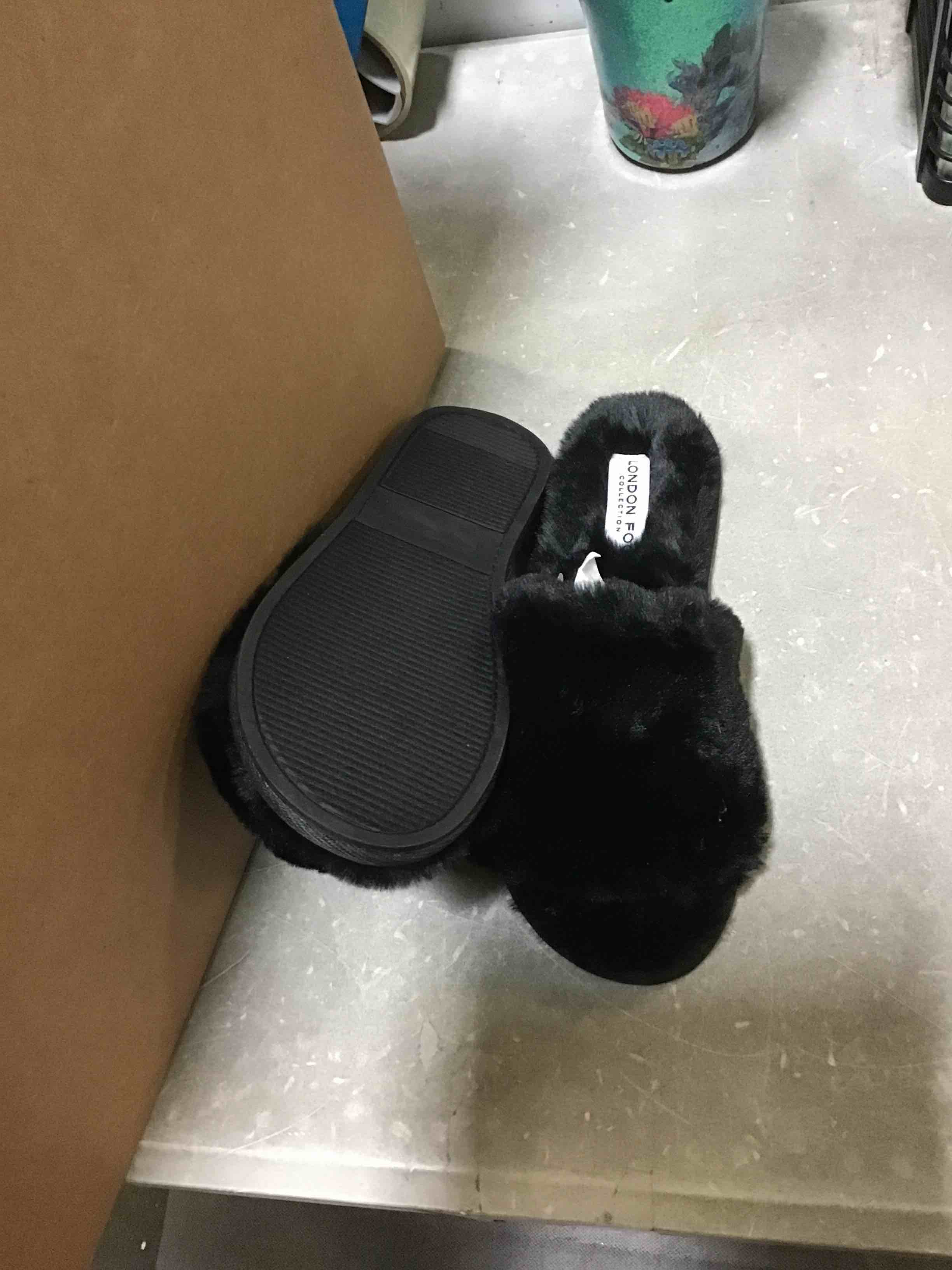 https://s3.amazonaws.com/lotting-images-prod/bidfta/_1683053890212.jpeg