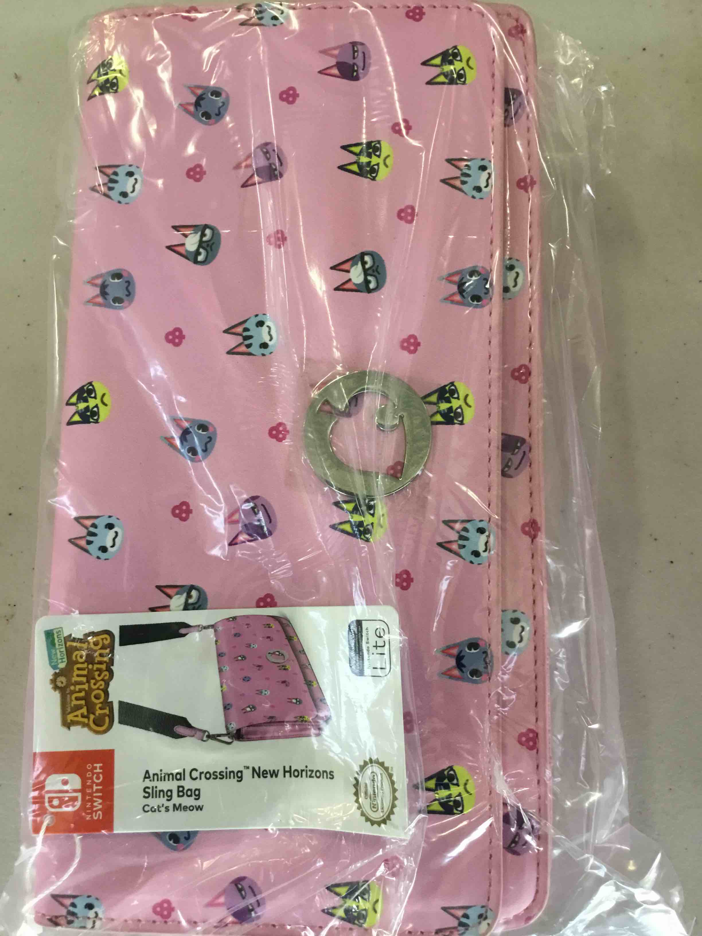 https://s3.amazonaws.com/lotting-images-prod/bidfta/_1685126246937.jpeg