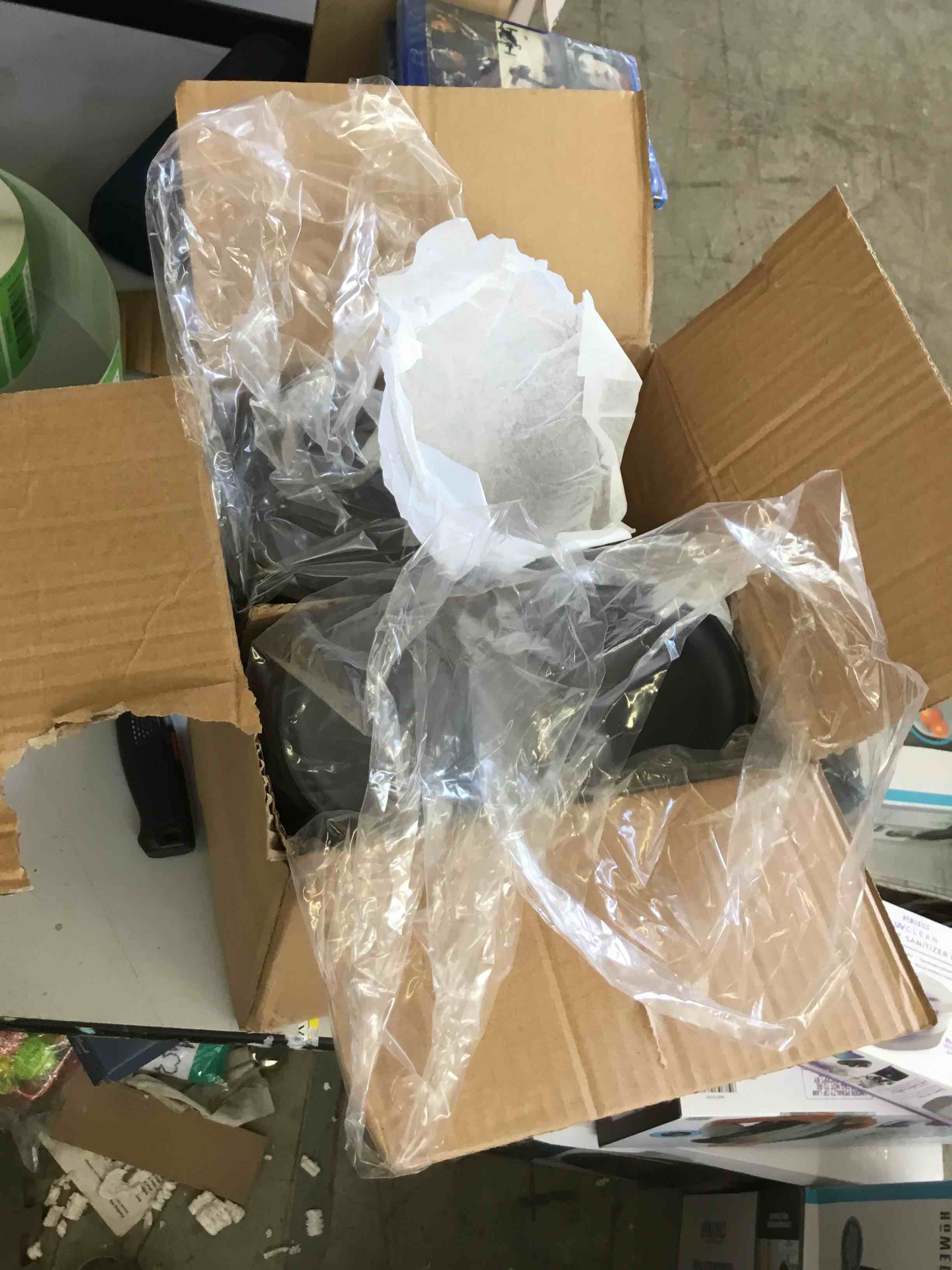 https://s3.amazonaws.com/lotting-images-prod/bidfta/_1685722795664.jpeg