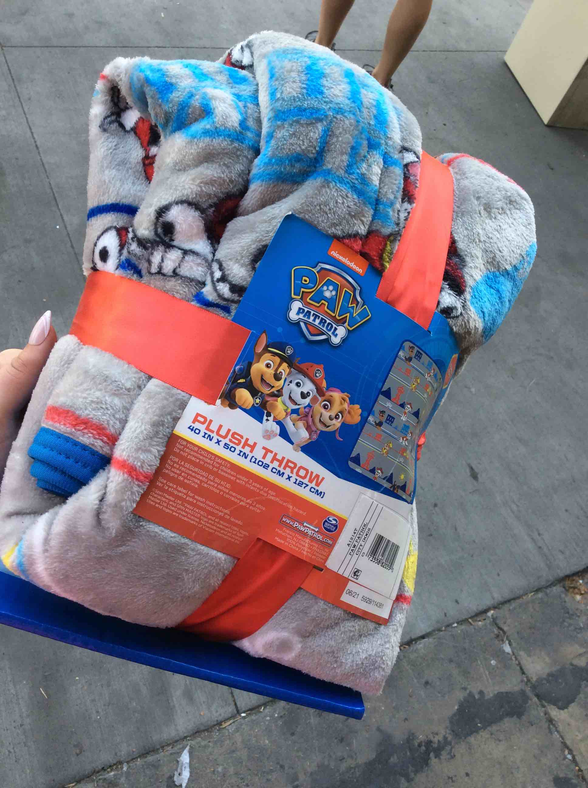 https://s3.amazonaws.com/lotting-images-prod/bidfta/_1685971435557.jpeg