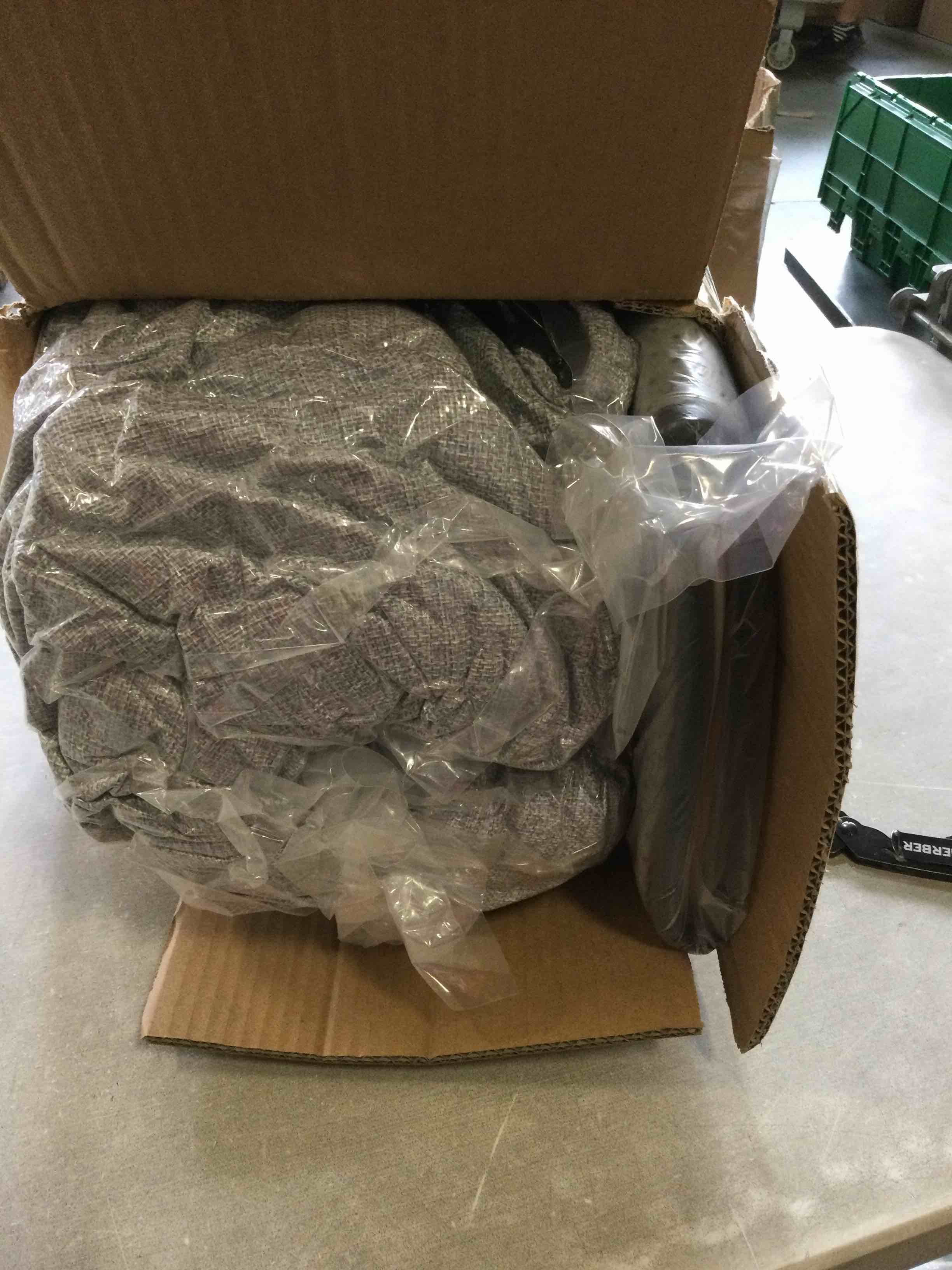 https://s3.amazonaws.com/lotting-images-prod/bidfta/_1686064633922.jpeg