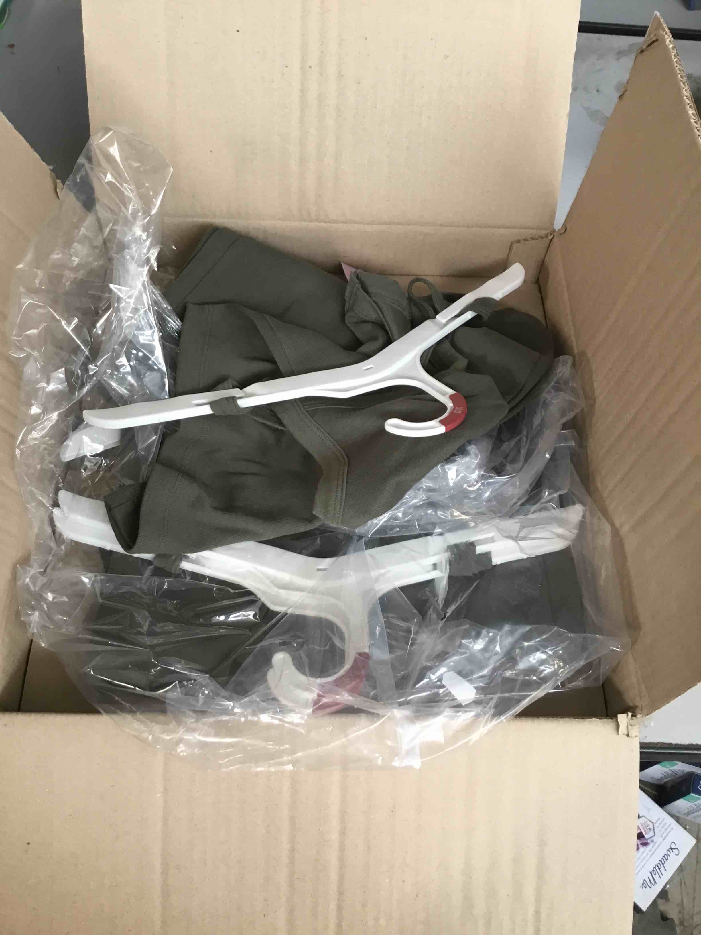 https://s3.amazonaws.com/lotting-images-prod/bidfta/_1686657990726.jpeg
