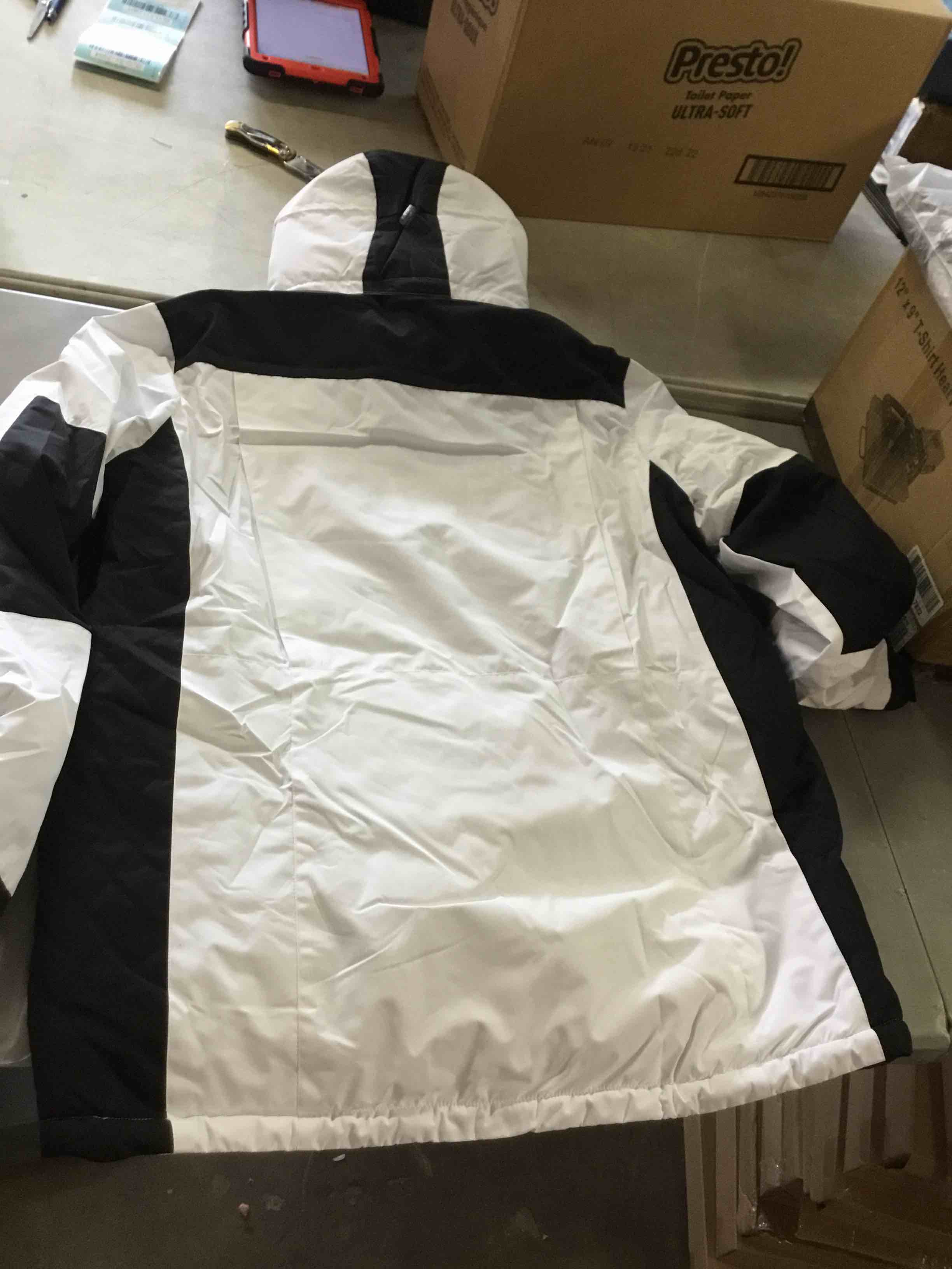 https://s3.amazonaws.com/lotting-images-prod/bidfta/_1689599899079.jpeg