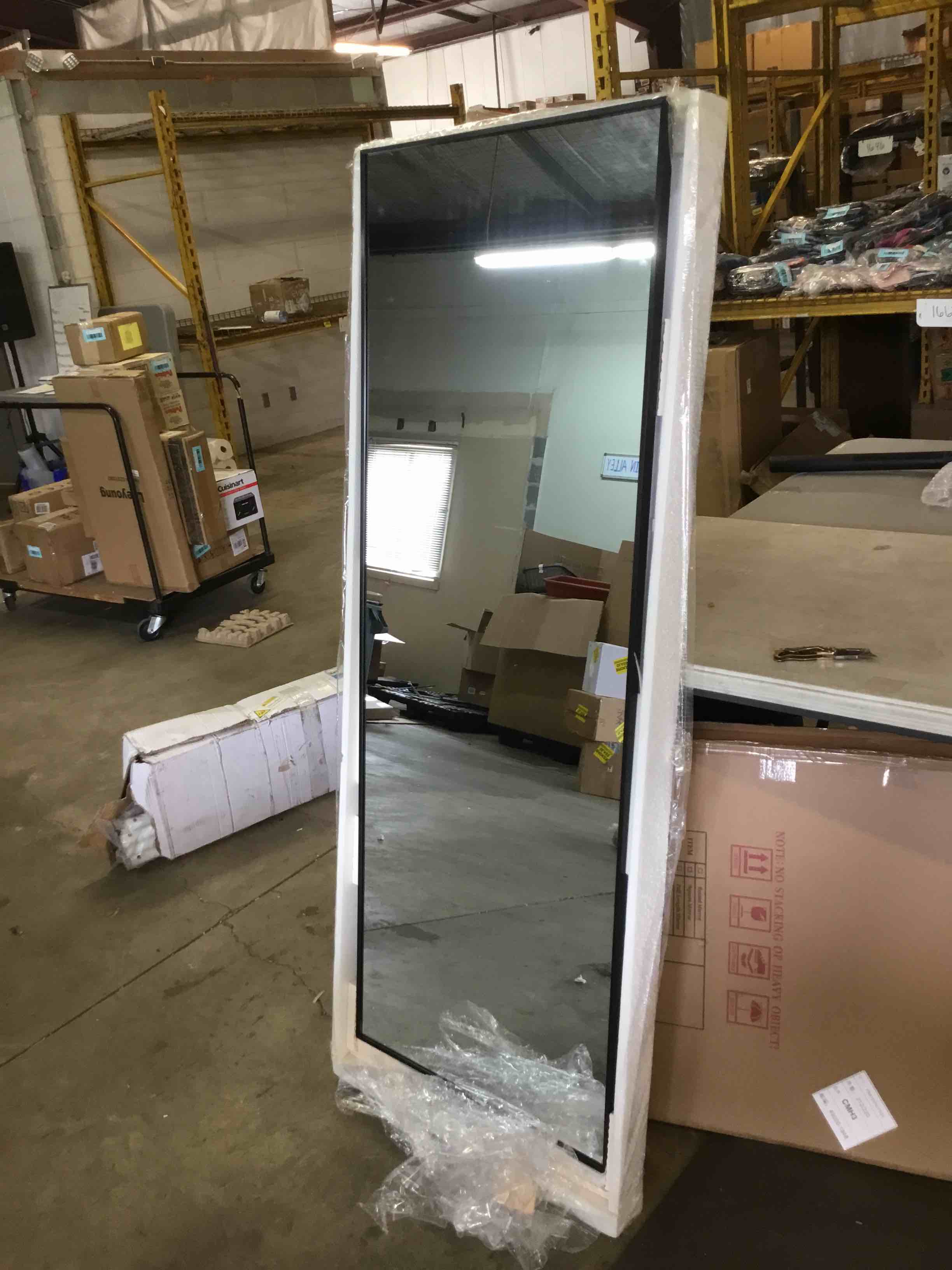 https://s3.amazonaws.com/lotting-images-prod/bidfta/_1689613304117.jpeg