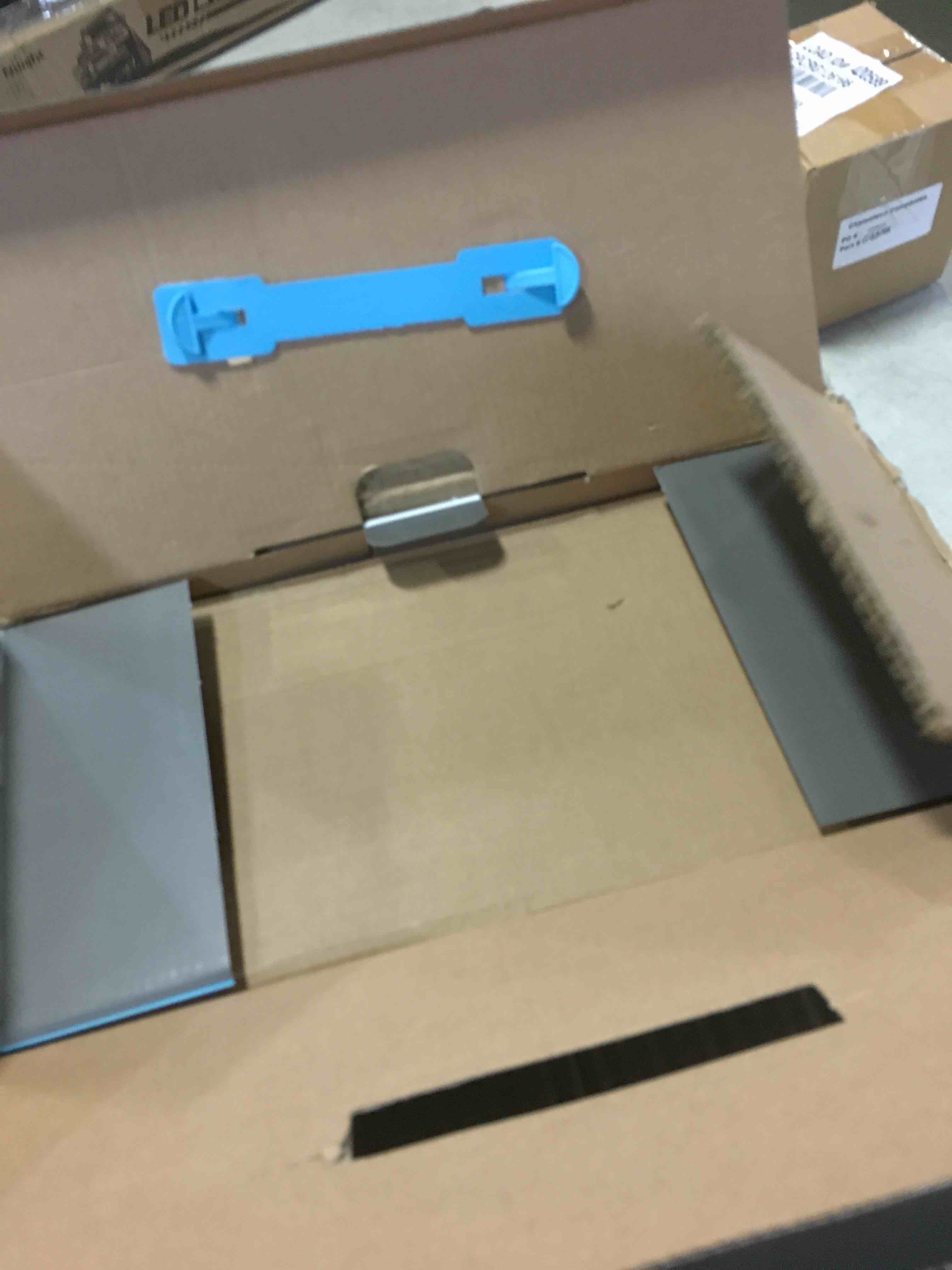 https://s3.amazonaws.com/lotting-images-prod/bidfta/_1690283608499.jpeg