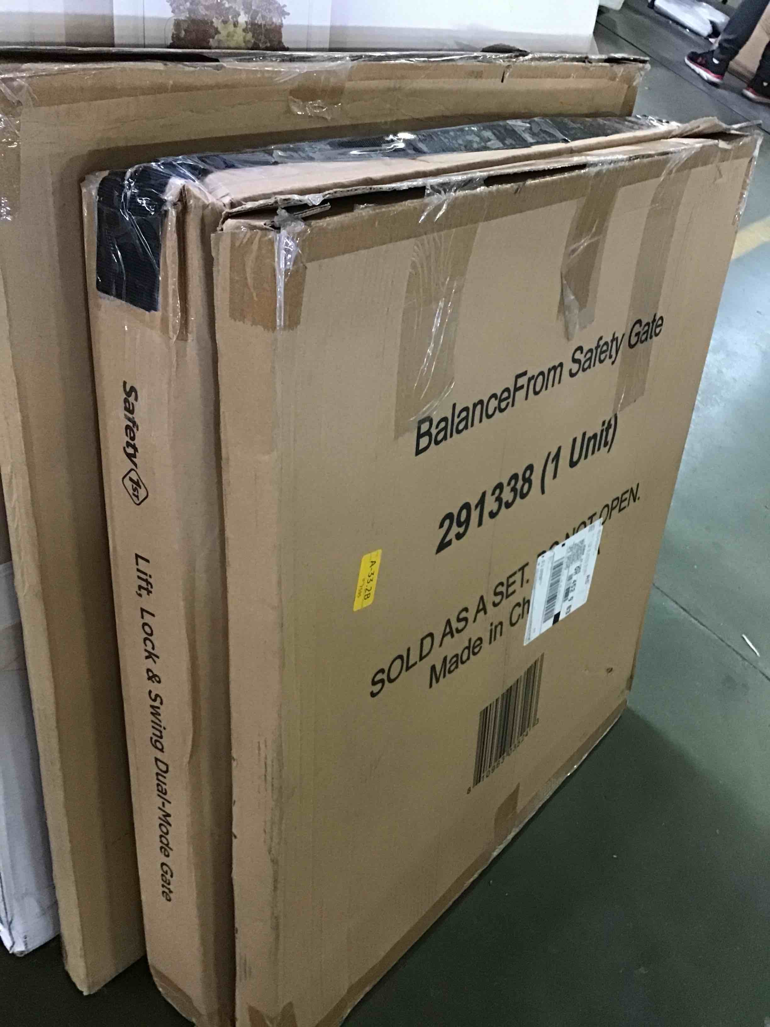 Assorted baby gates (sizes and colors may vary)