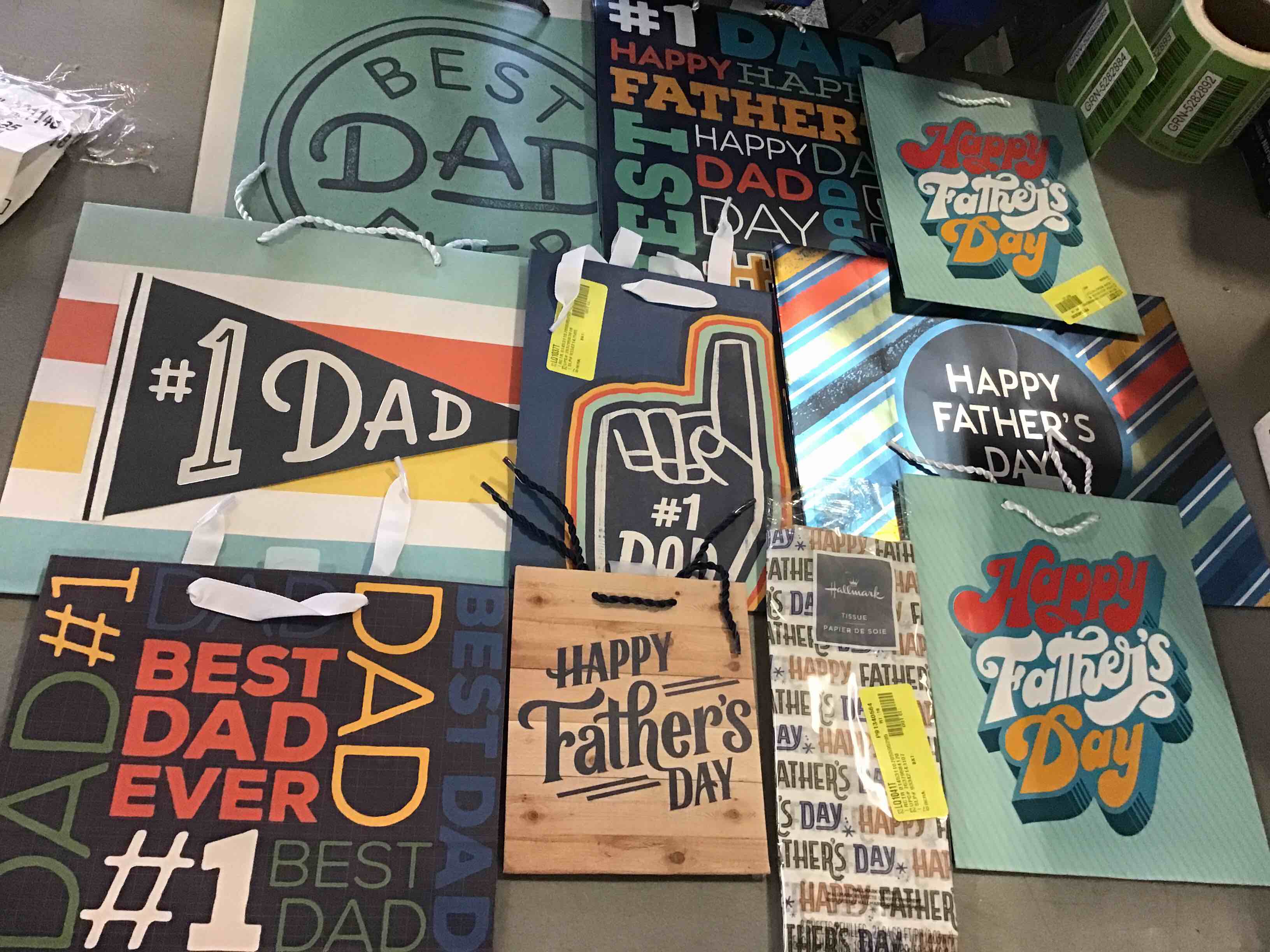Assorted Gifts Bags Celebrate Dad 10pcs