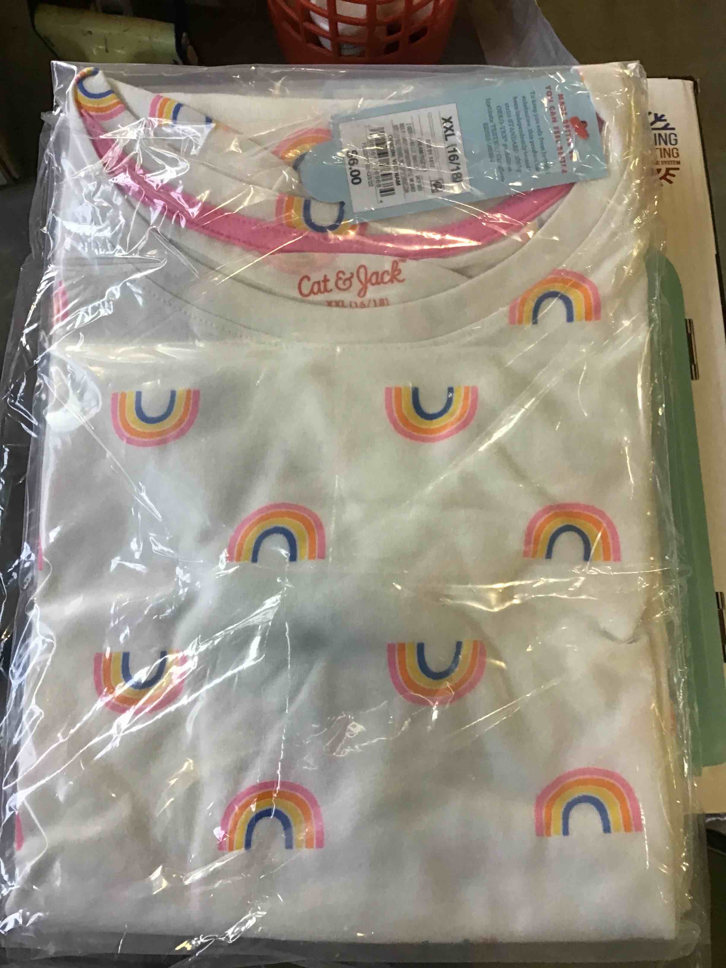 https://s3.amazonaws.com/lotting-images-prod/bidfta/_1692277776545.jpeg