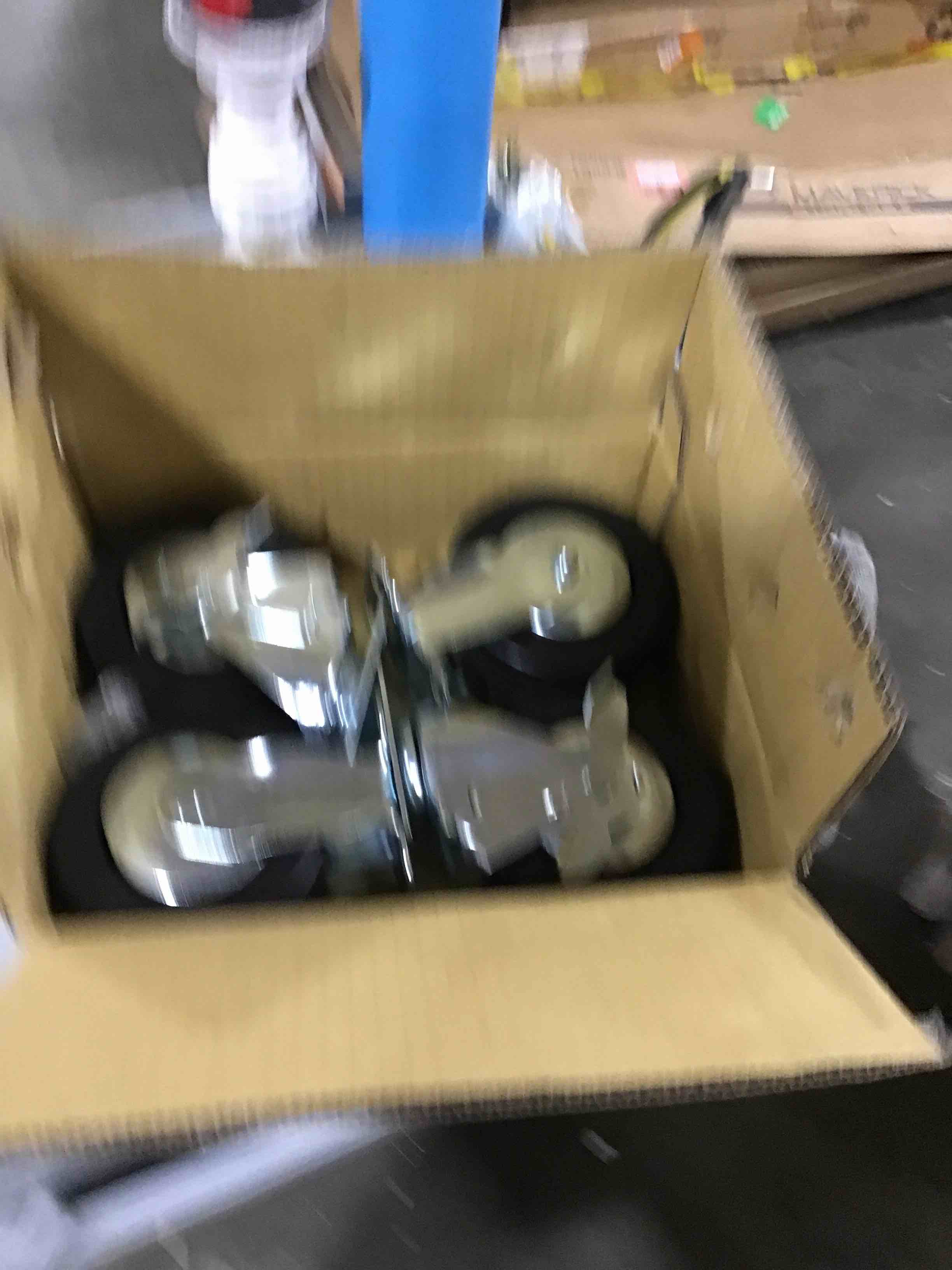 https://s3.amazonaws.com/lotting-images-prod/bidfta/_1692716497782.jpeg