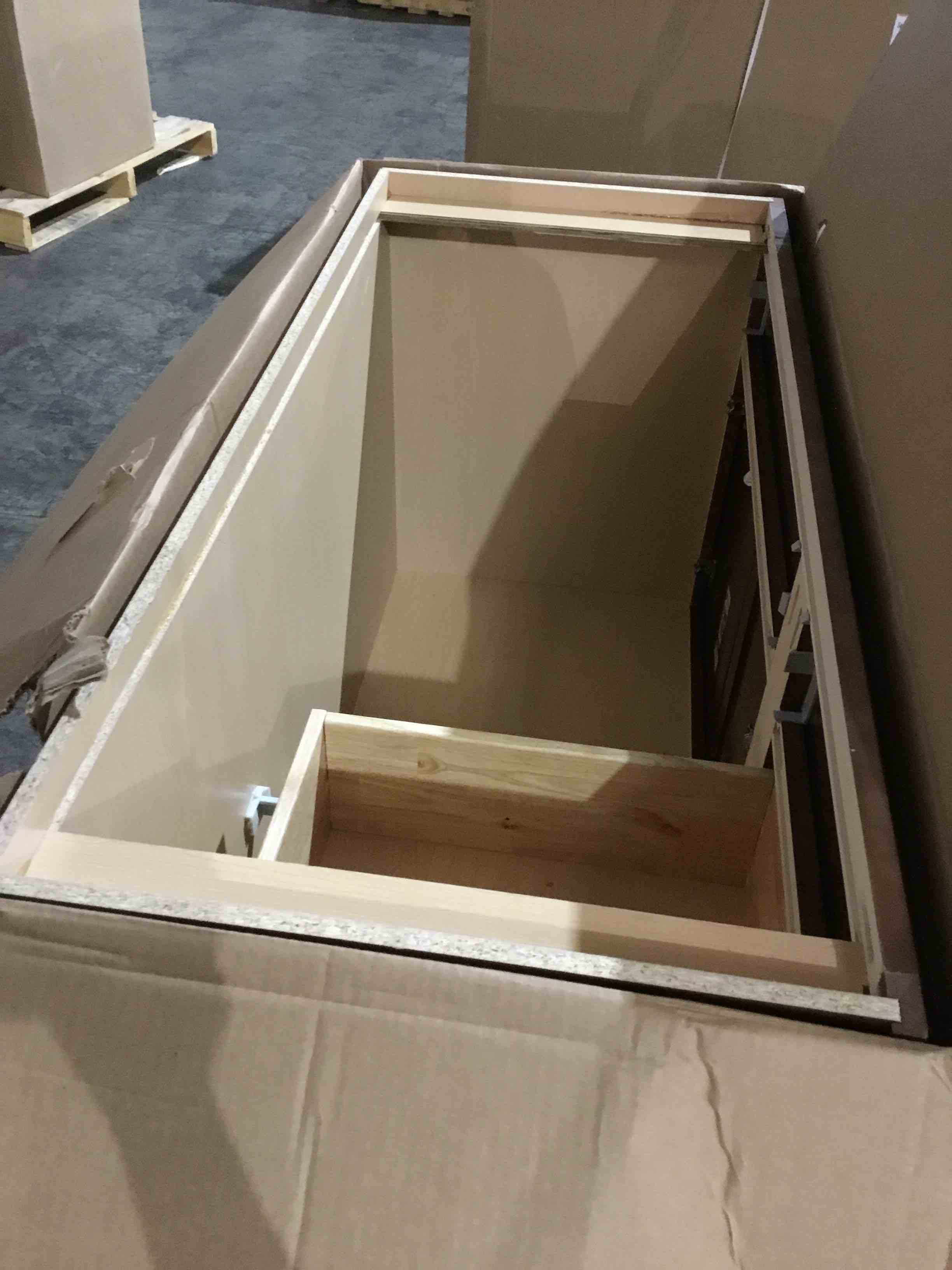 https://s3.amazonaws.com/lotting-images-prod/bidfta/_1692882232705.jpeg