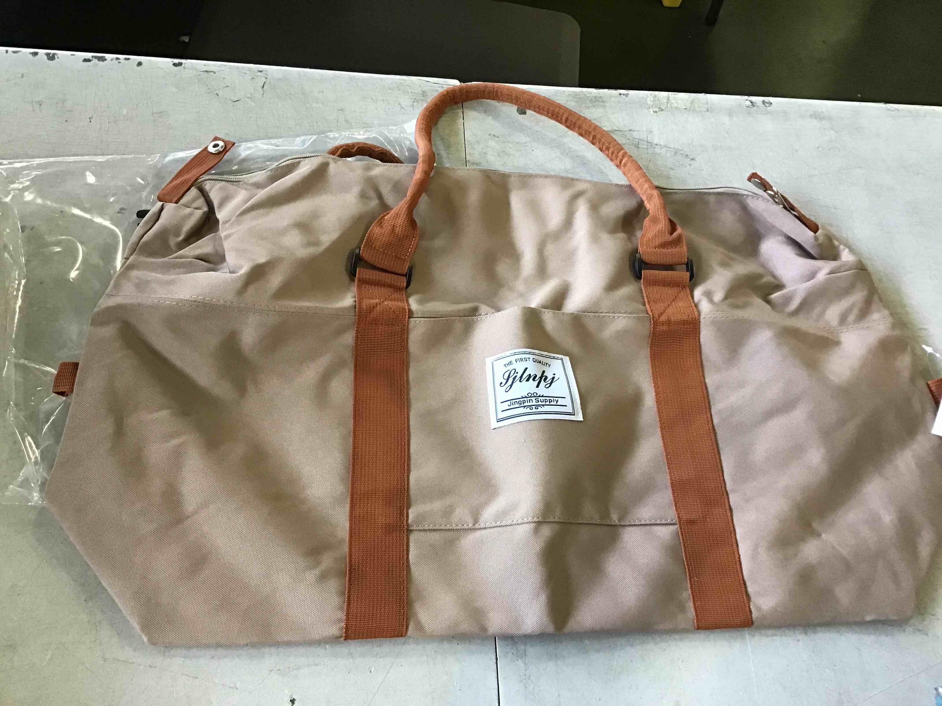 https://s3.amazonaws.com/lotting-images-prod/bidfta/_1692905215913.jpeg