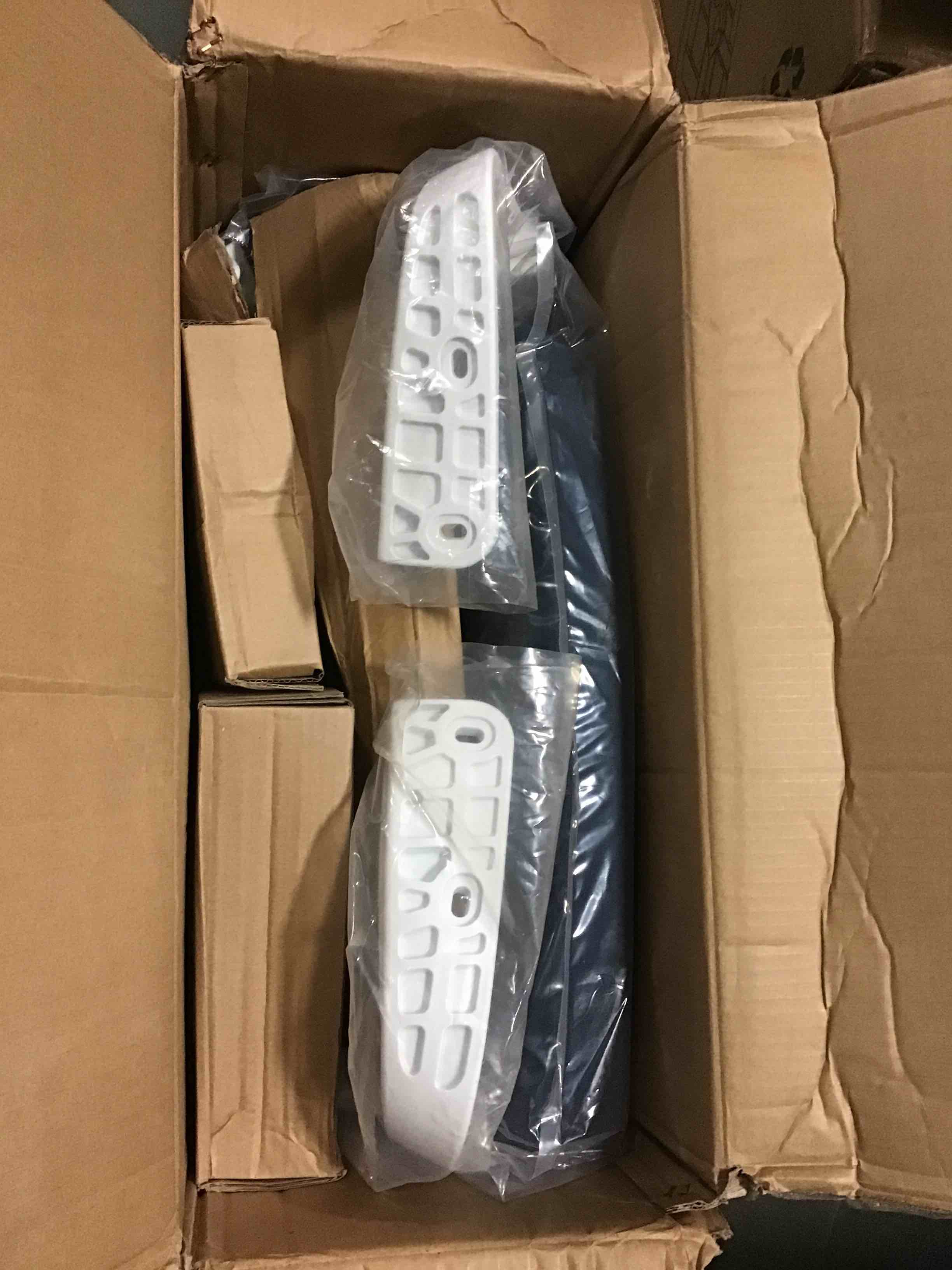 https://s3.amazonaws.com/lotting-images-prod/bidfta/_1695380640152.jpeg