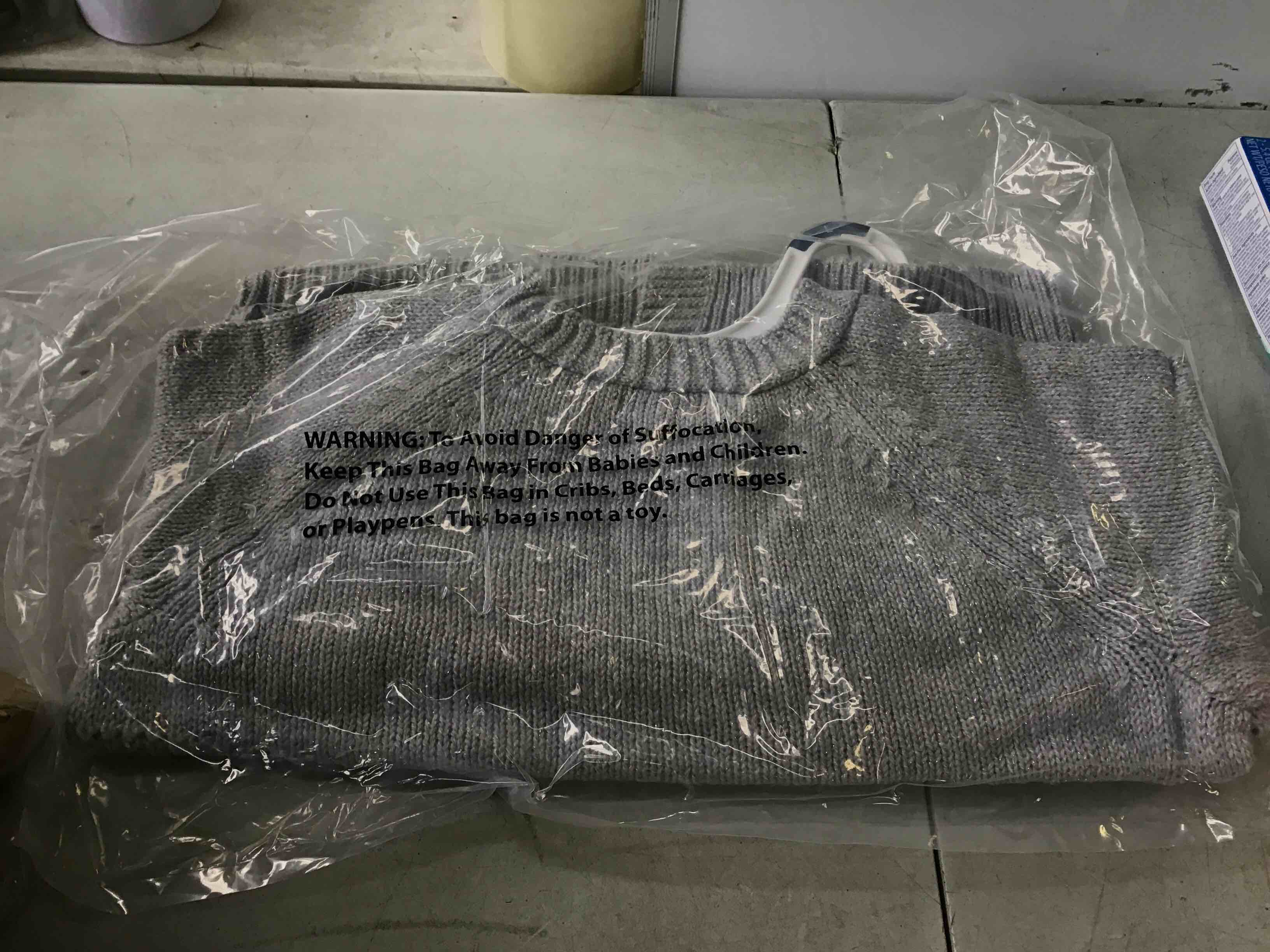 https://s3.amazonaws.com/lotting-images-prod/bidfta/_1695662564401.jpeg