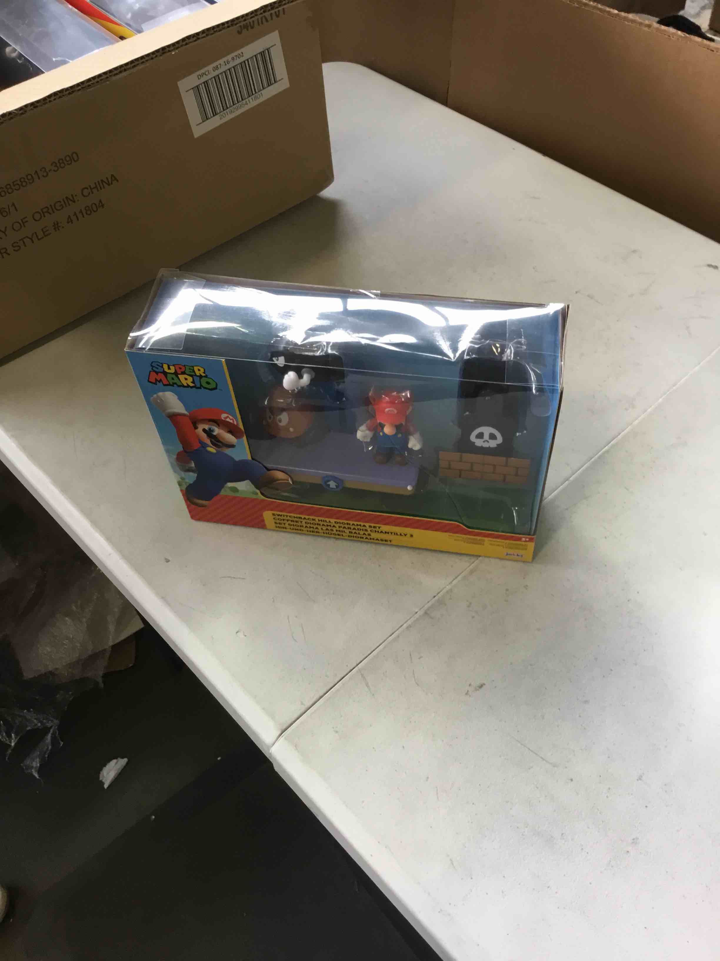 Nintendo Super Mario 2.5 inch Switchback Hill Diorama Playset