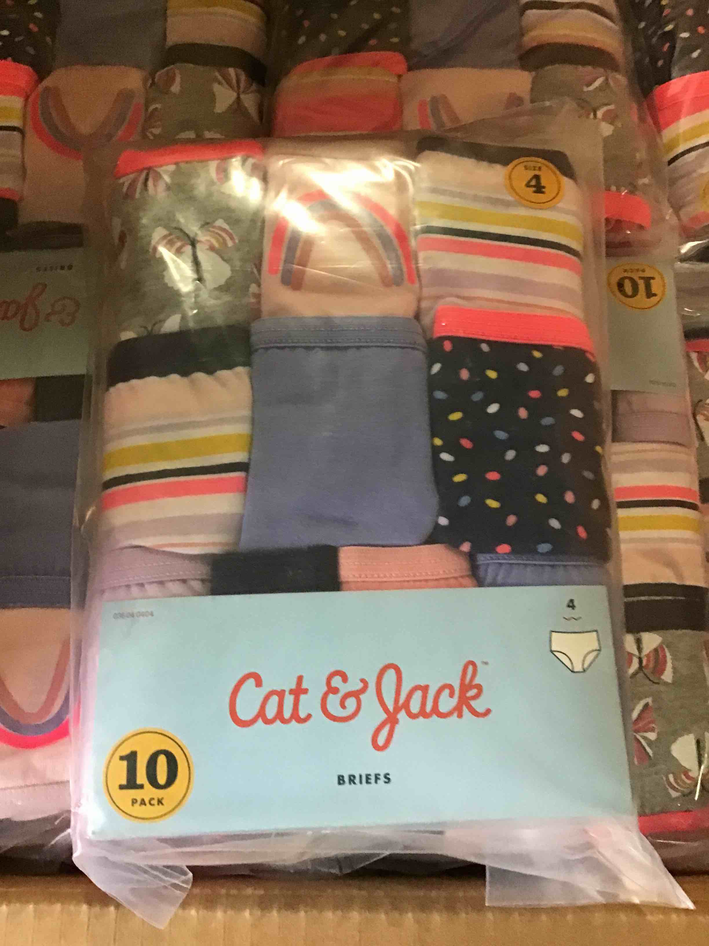 https://s3.amazonaws.com/lotting-images-prod/bidfta/_1695671657410.jpeg