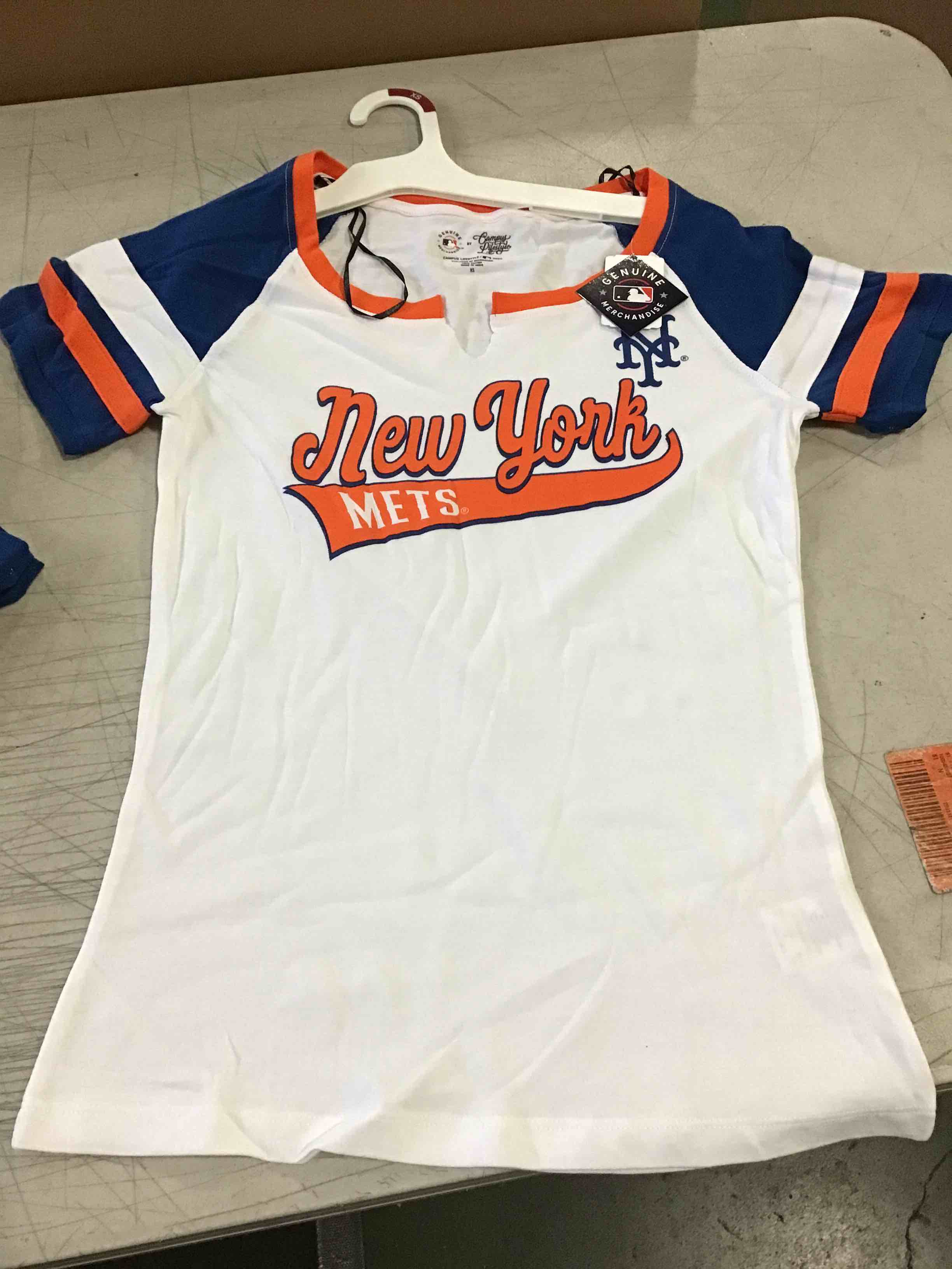 Size M New York Mets Women's T-Shirt  White/Blue/ orange