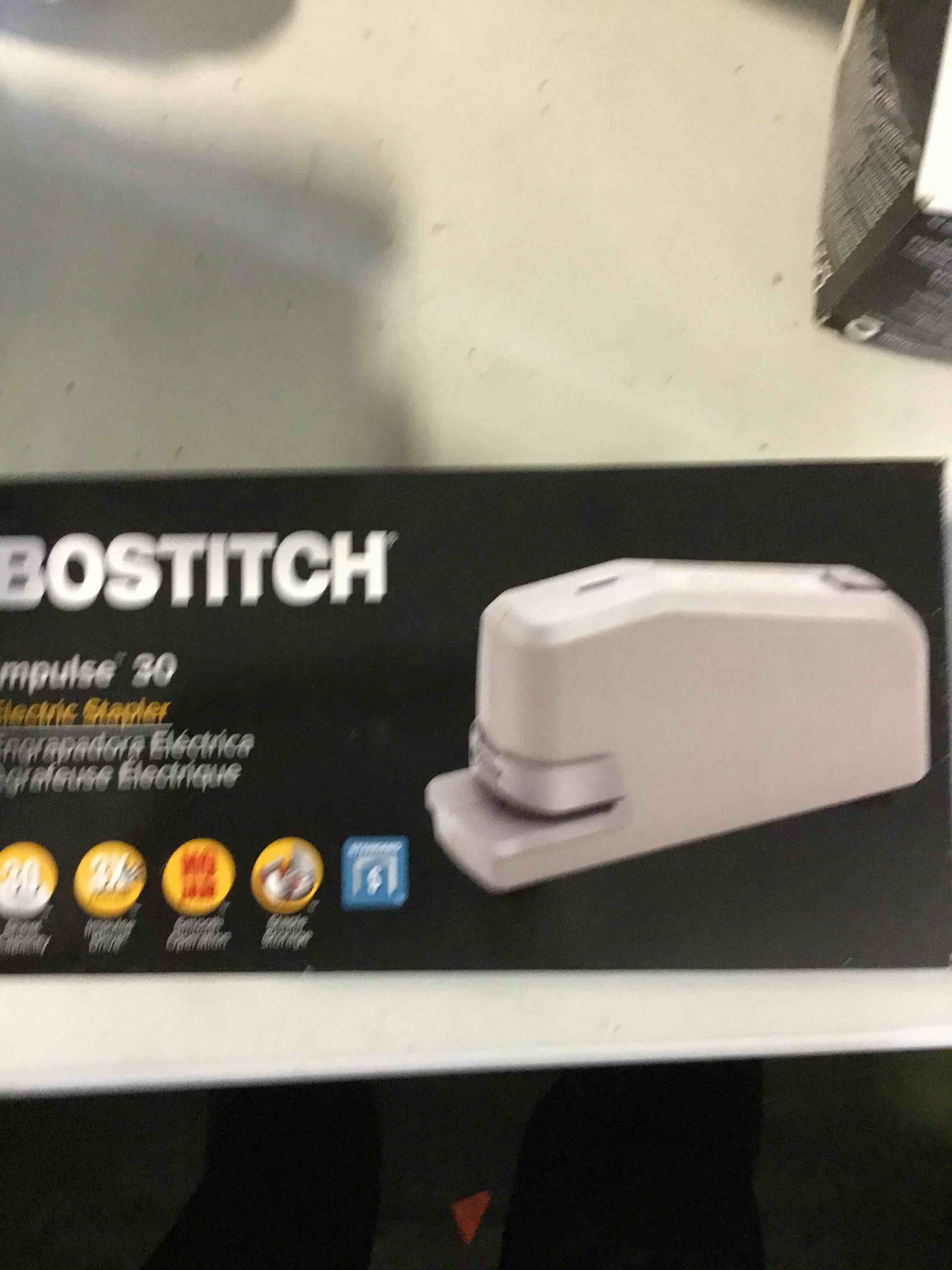 https://s3.amazonaws.com/lotting-images-prod/bidfta/_1695914639530.jpeg