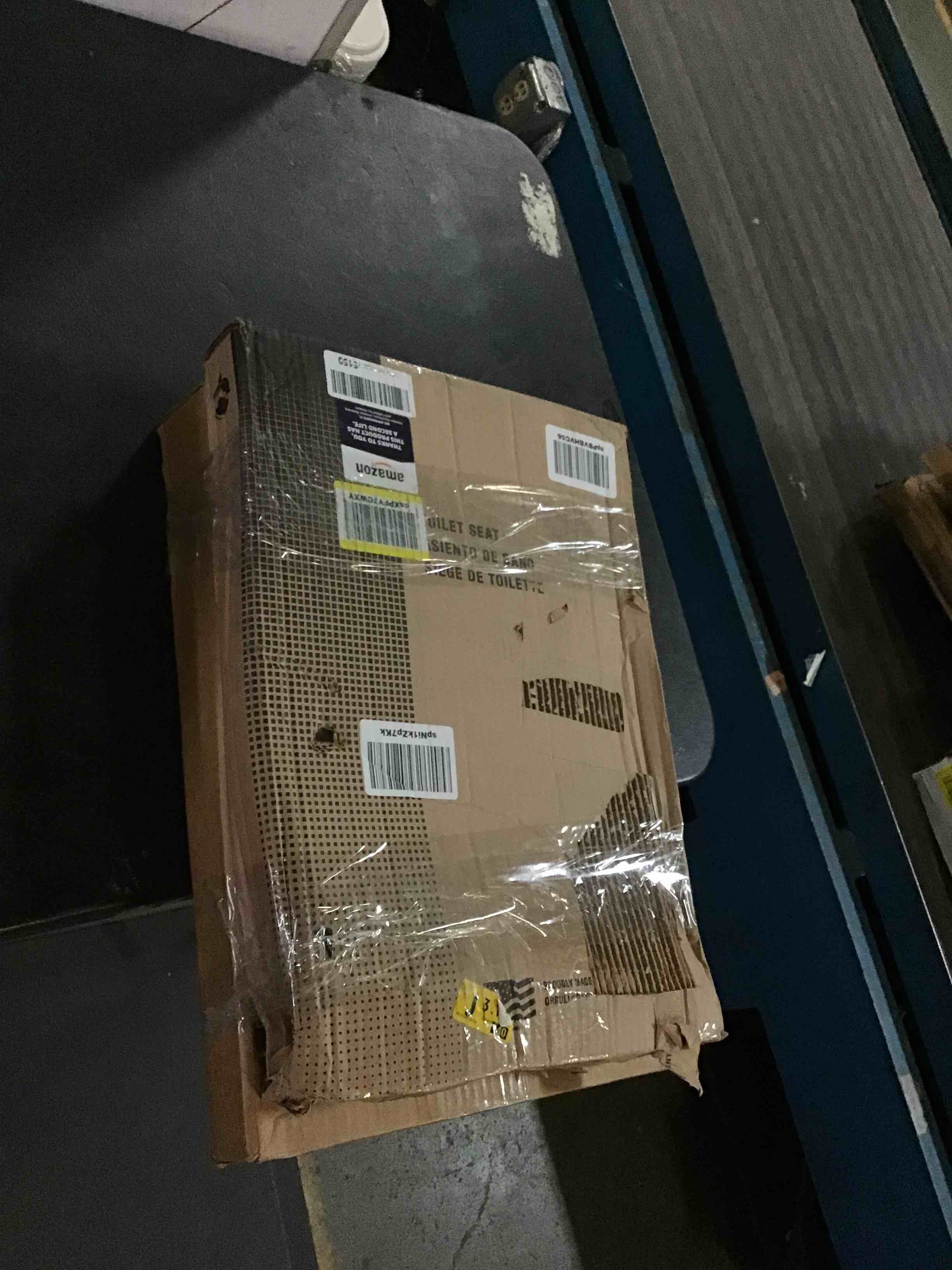 https://s3.amazonaws.com/lotting-images-prod/bidfta/_1695923411248.jpeg