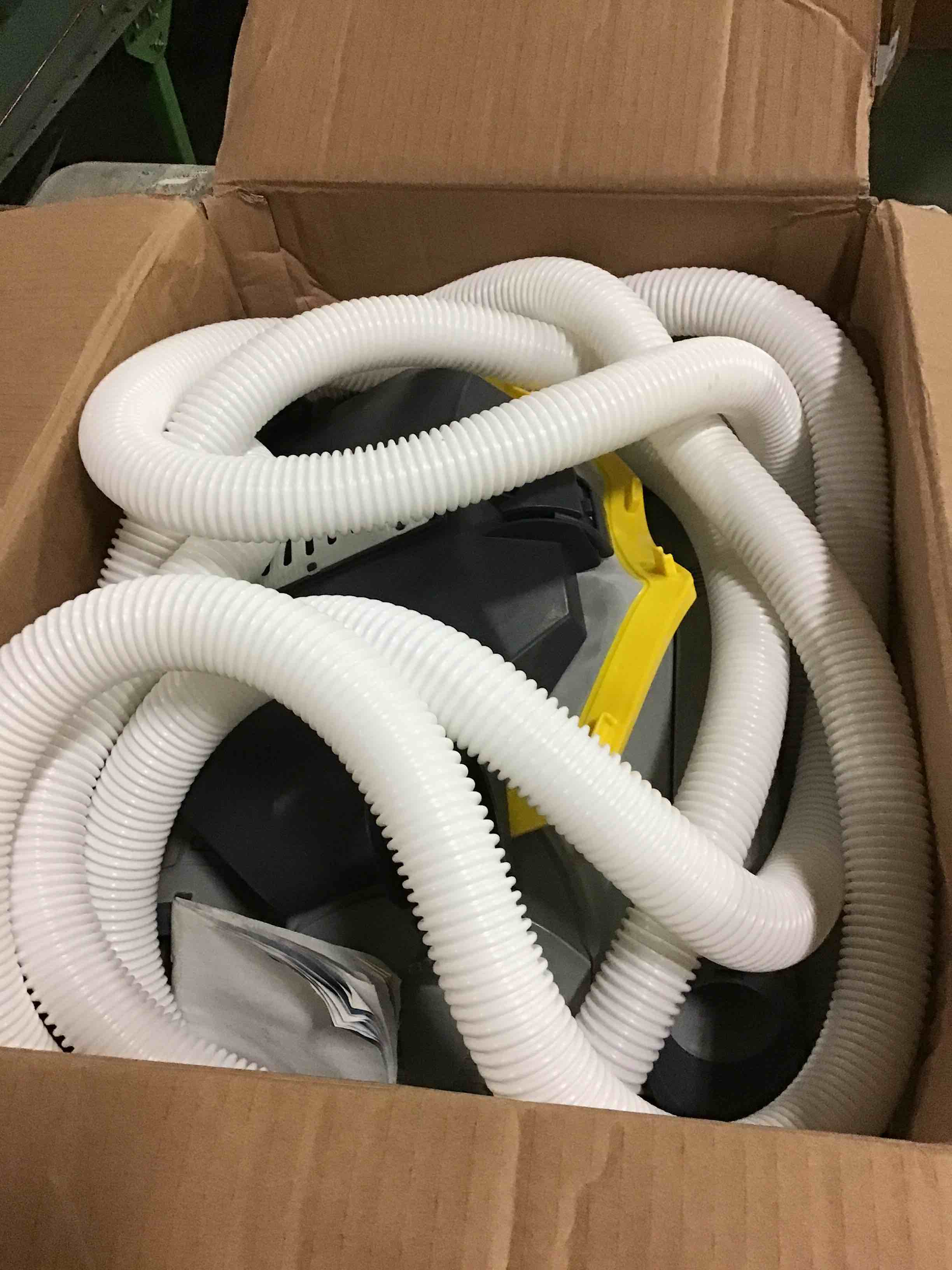 https://s3.amazonaws.com/lotting-images-prod/bidfta/_1696504920045.jpeg