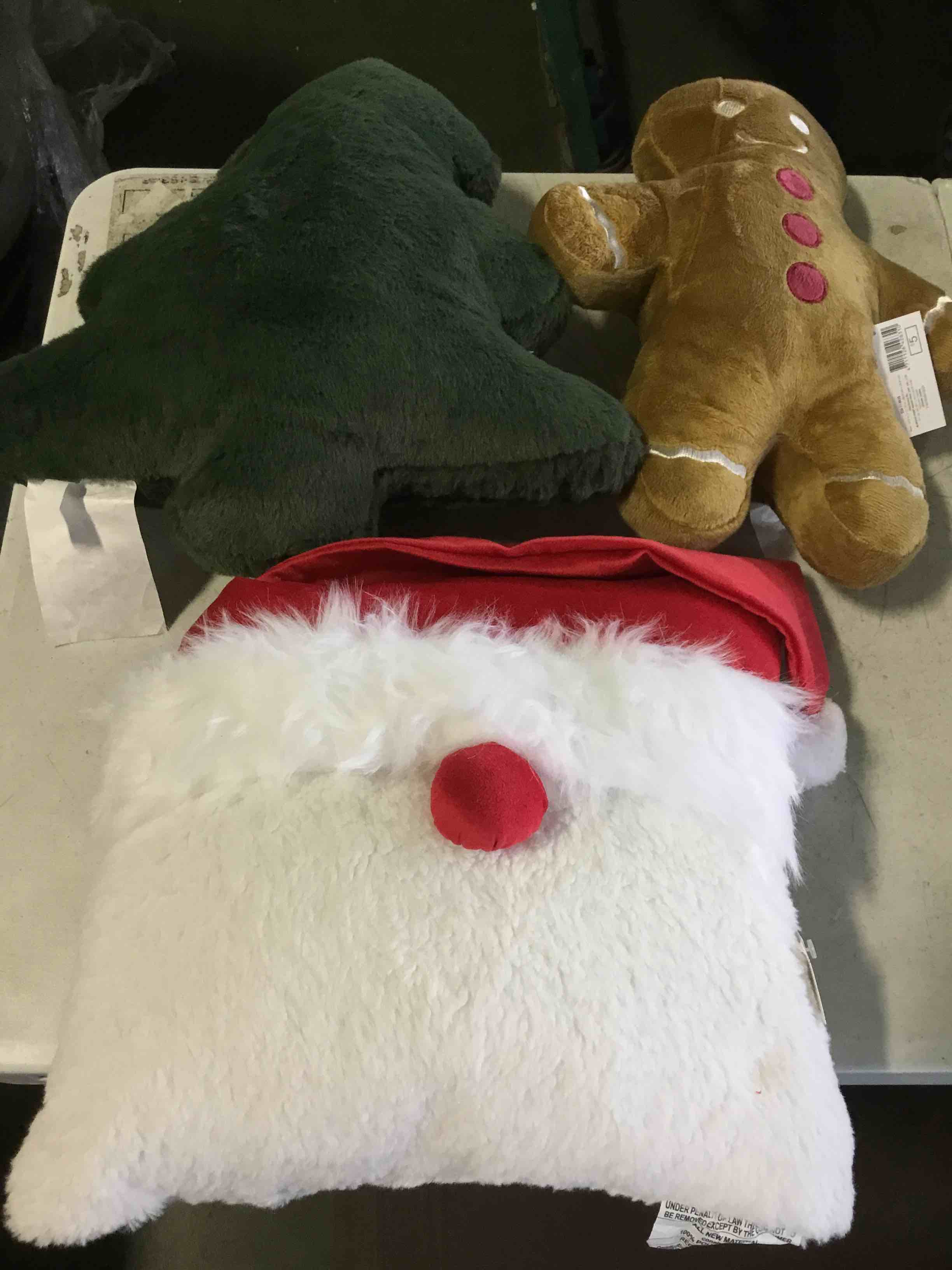 Assorted holiday throw pillows (case pack of 15 )