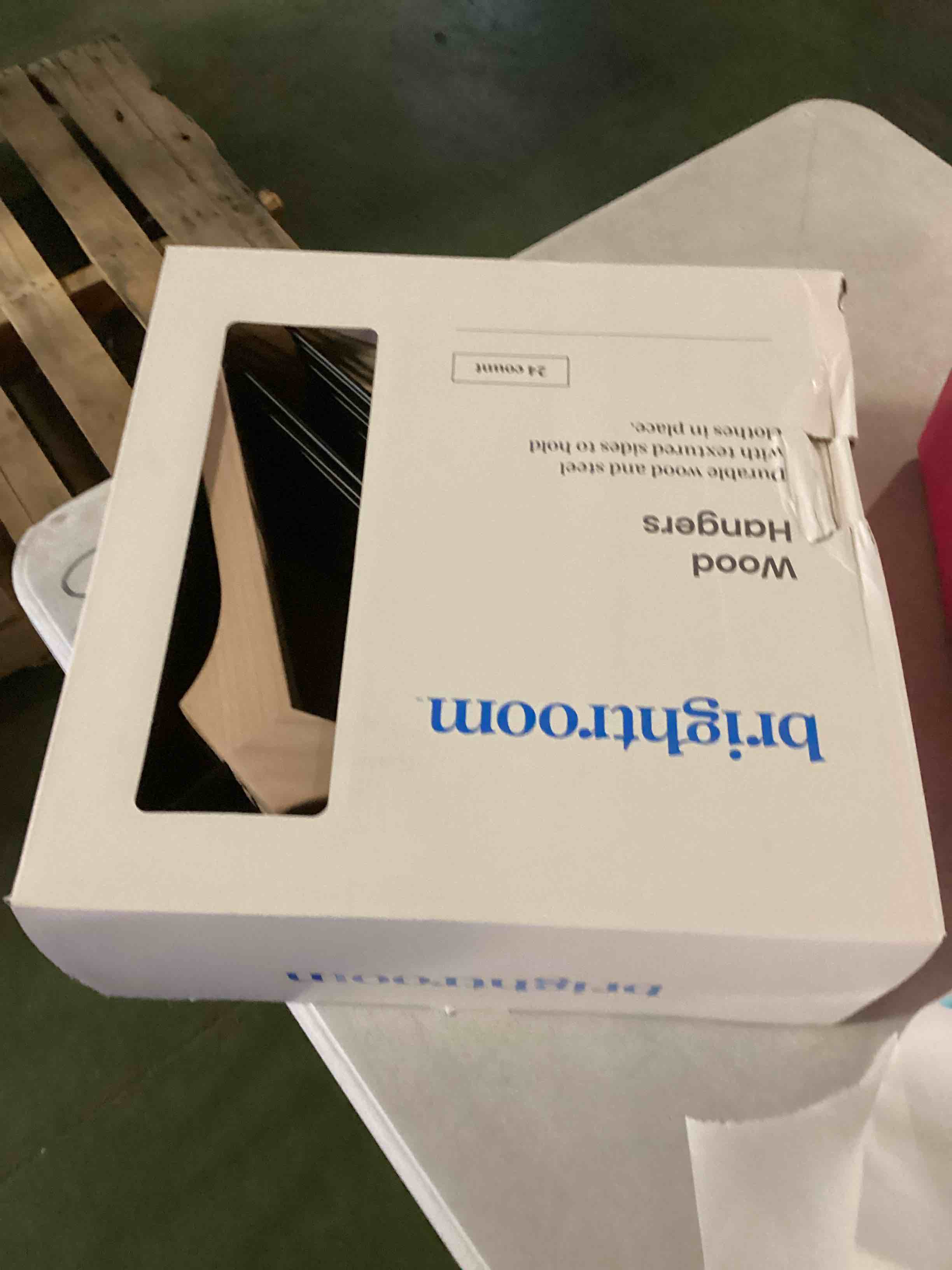 https://s3.amazonaws.com/lotting-images-prod/bidfta/_1701463230543.jpeg