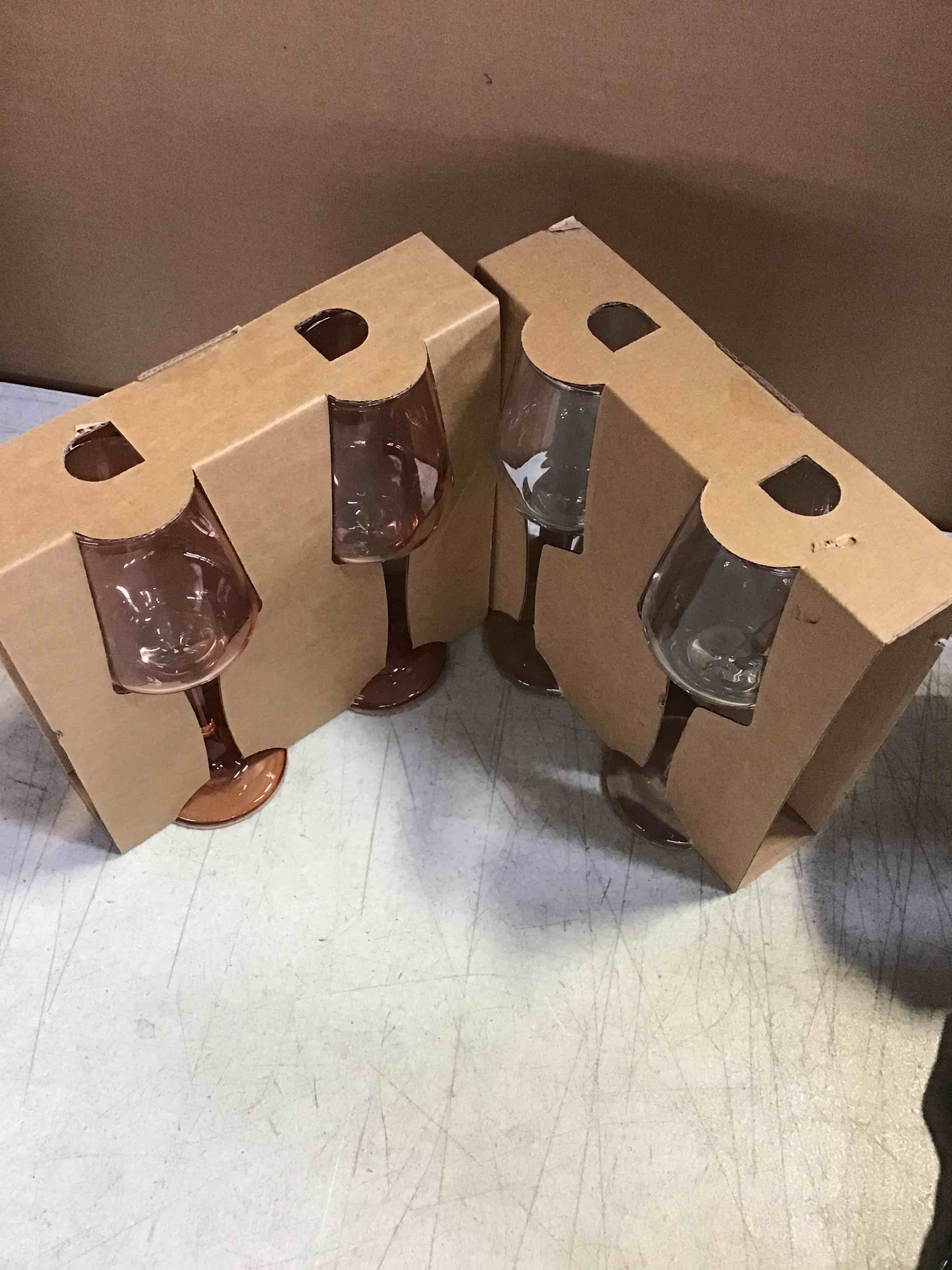 https://s3.amazonaws.com/lotting-images-prod/bidfta/_1701881446419.jpeg