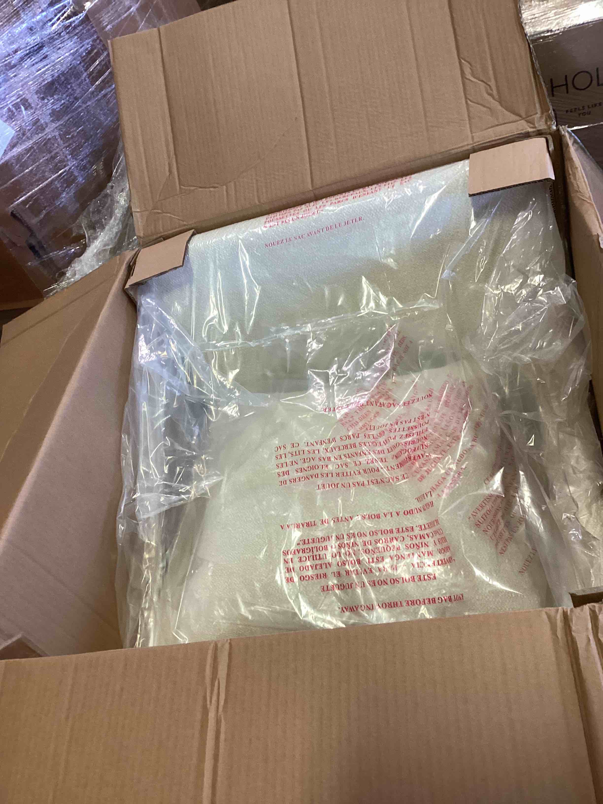 https://s3.amazonaws.com/lotting-images-prod/bidfta/_1702499991482.jpeg