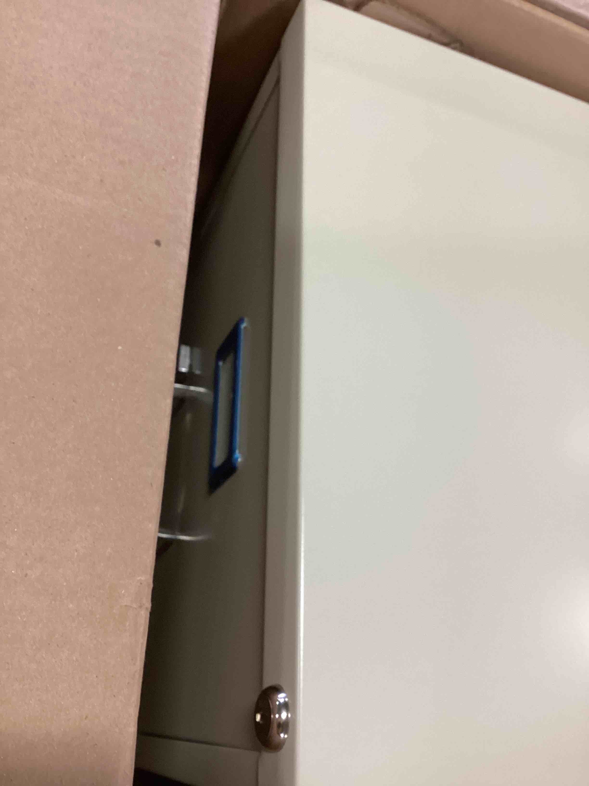 https://s3.amazonaws.com/lotting-images-prod/bidfta/_1703267585548.jpeg