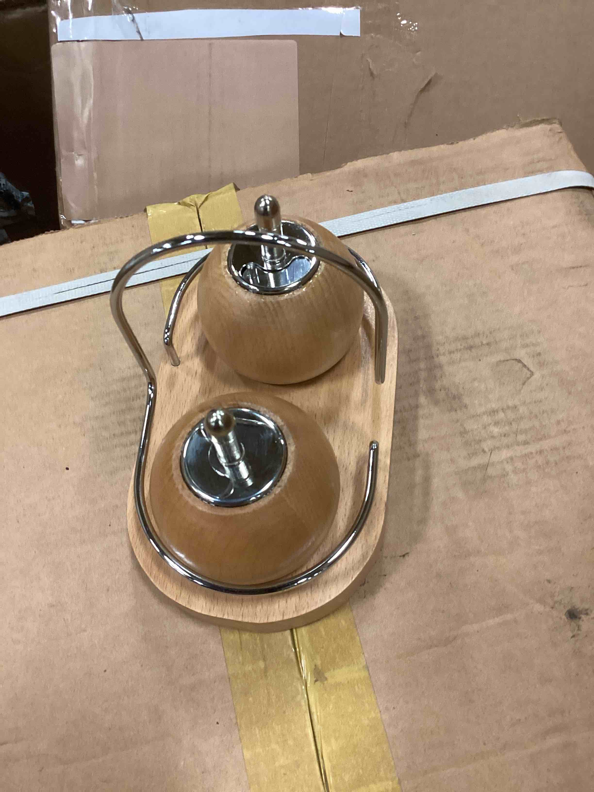 Bottle 2 holder kitchen   salt pepper 