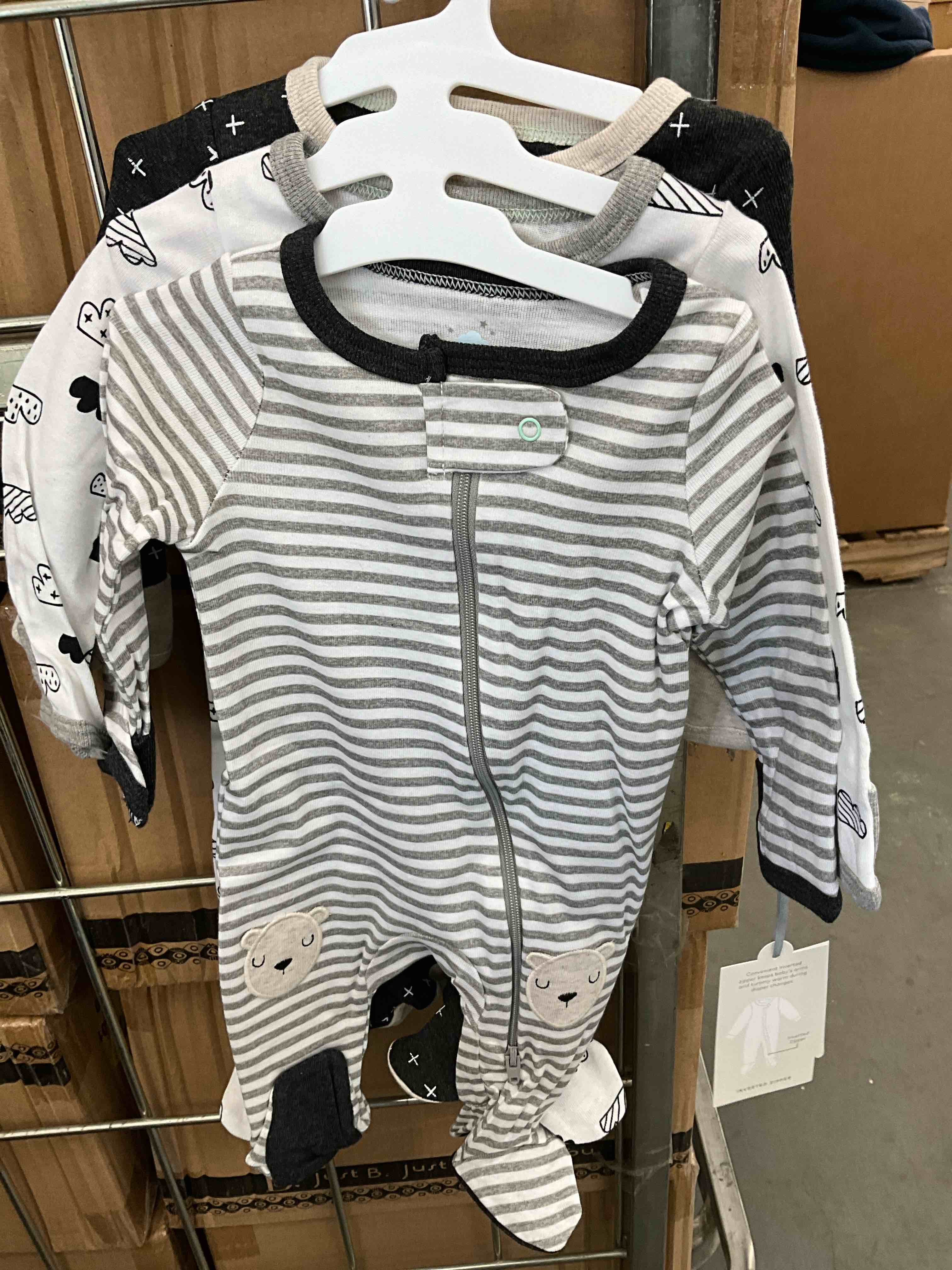 https://s3.amazonaws.com/lotting-images-prod/bidfta/_1707240504845.jpeg