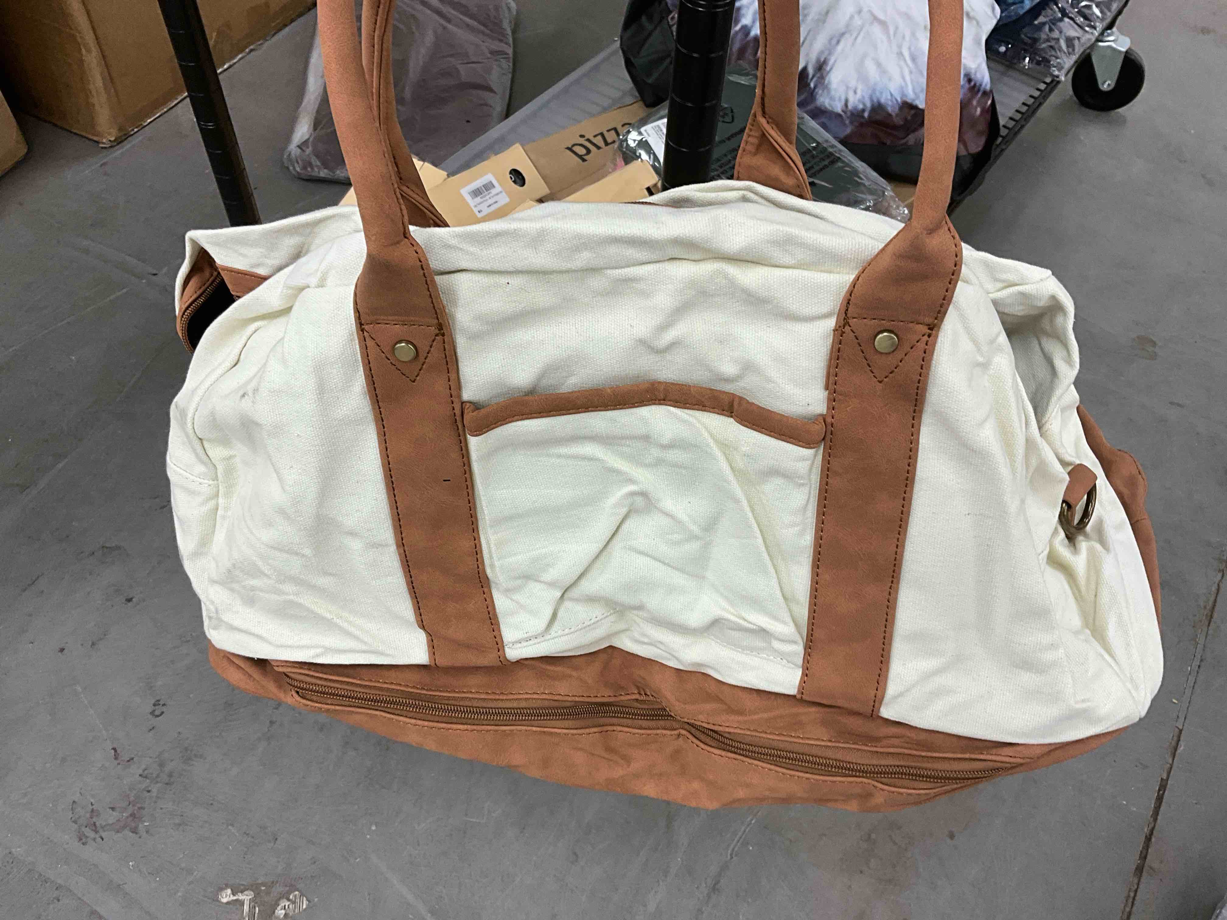 https://s3.amazonaws.com/lotting-images-prod/bidfta/_1707419442524.jpeg