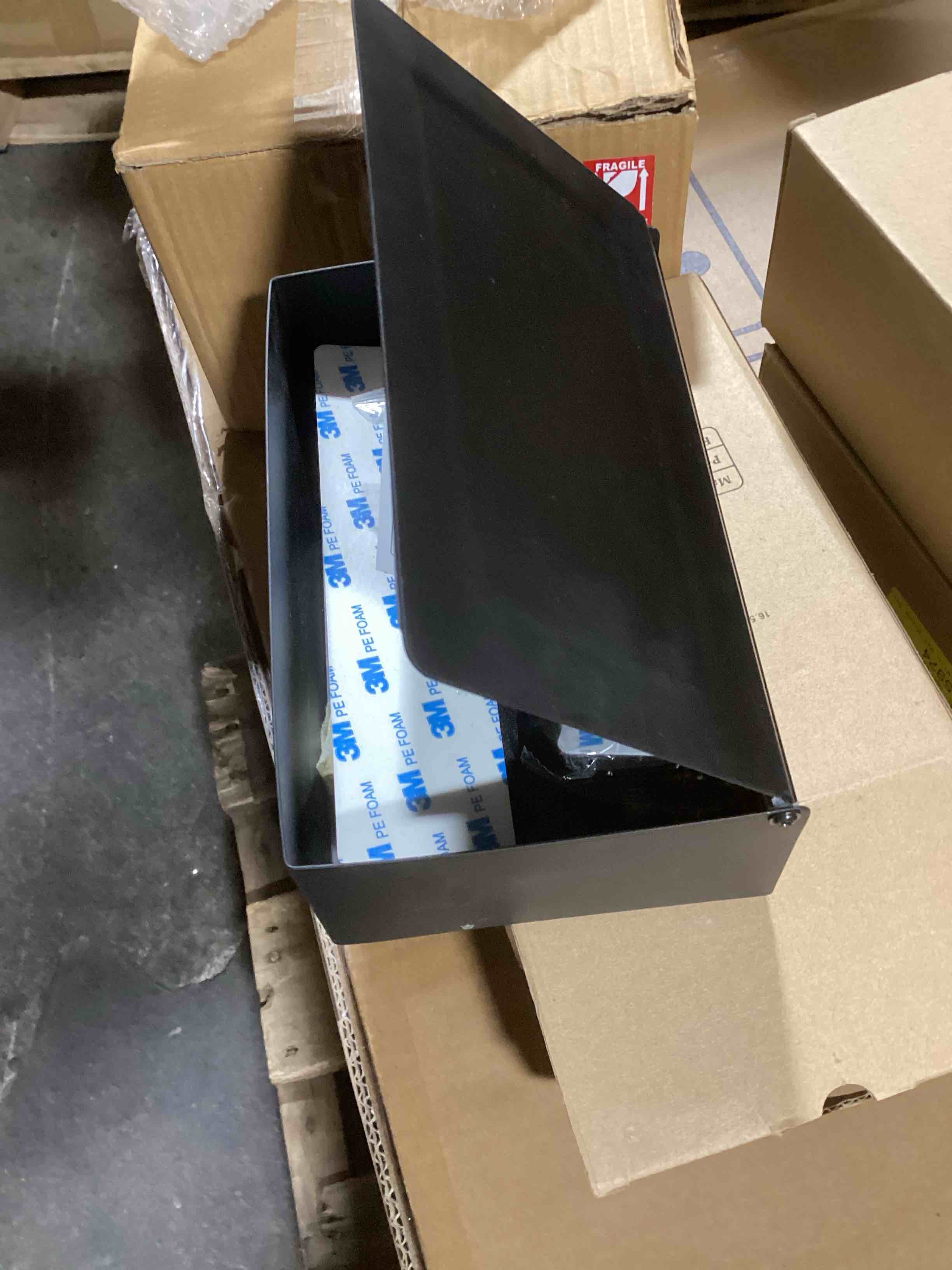 https://s3.amazonaws.com/lotting-images-prod/bidfta/_1707742597311.jpeg