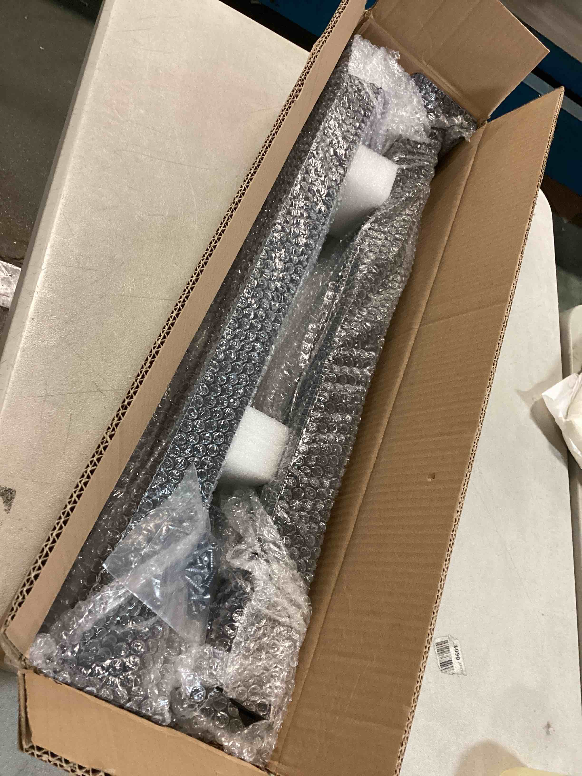 https://s3.amazonaws.com/lotting-images-prod/bidfta/_1709659243683.jpeg
