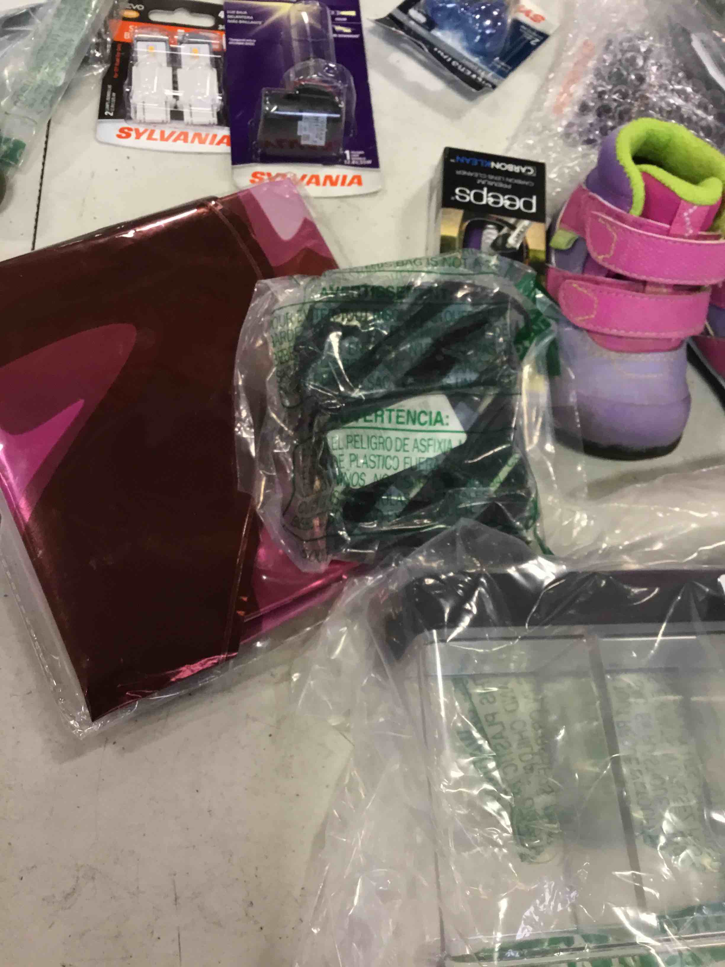https://s3.amazonaws.com/lotting-images-prod/bidfta/_1709752625615.jpeg