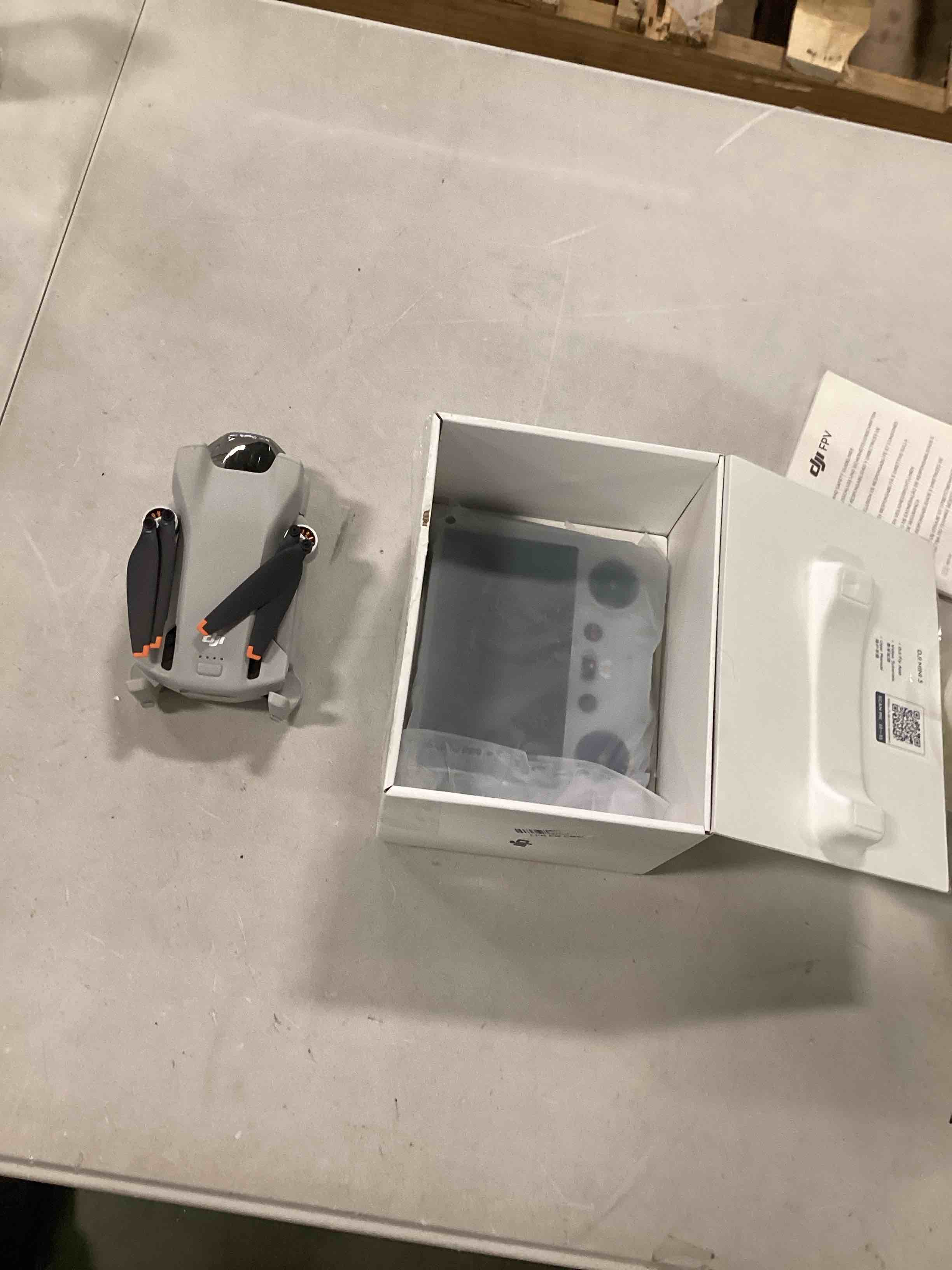 https://s3.amazonaws.com/lotting-images-prod/bidfta/_1710343203006.jpeg