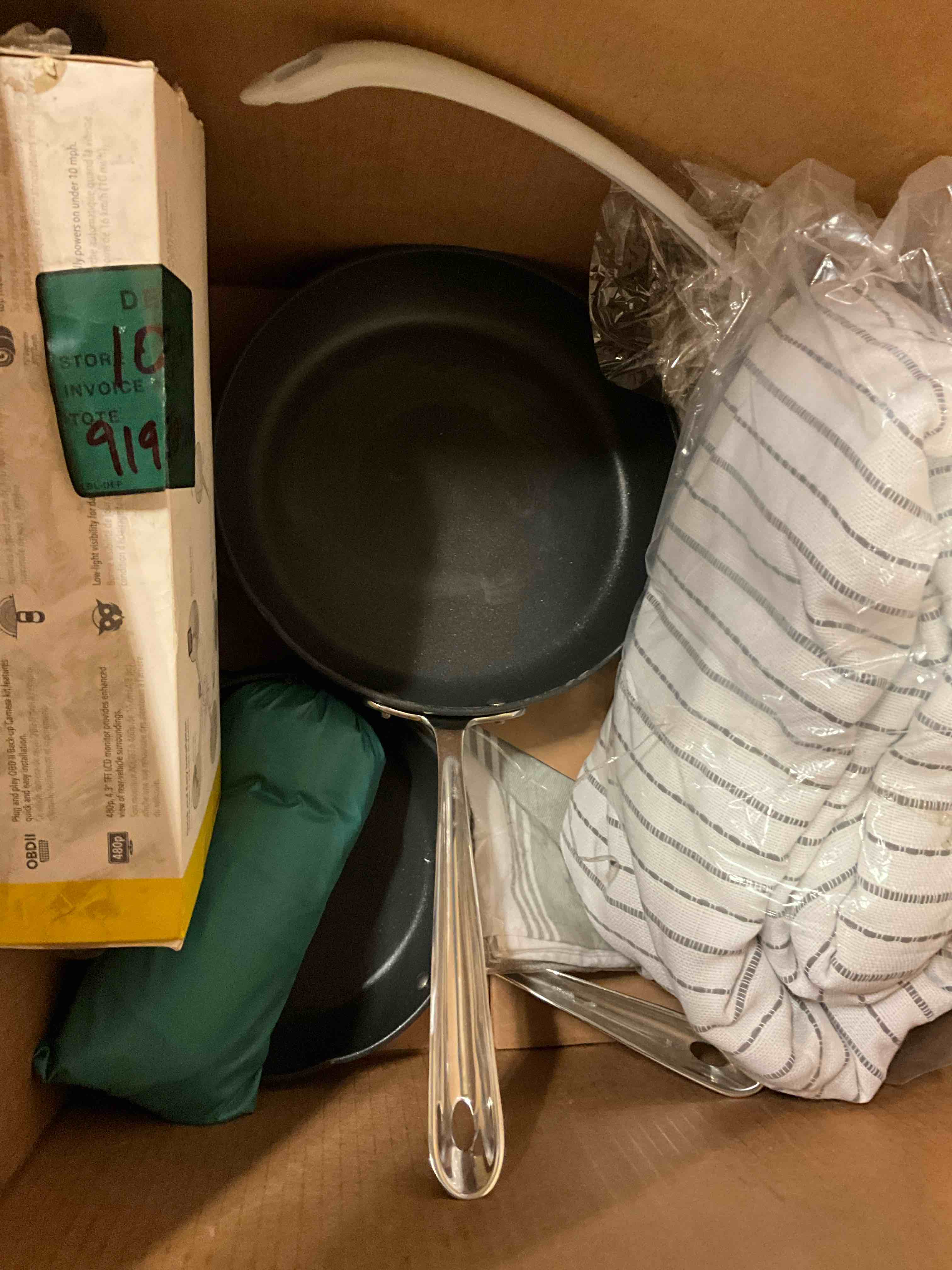 https://s3.amazonaws.com/lotting-images-prod/bidfta/_1710352194208.jpeg
