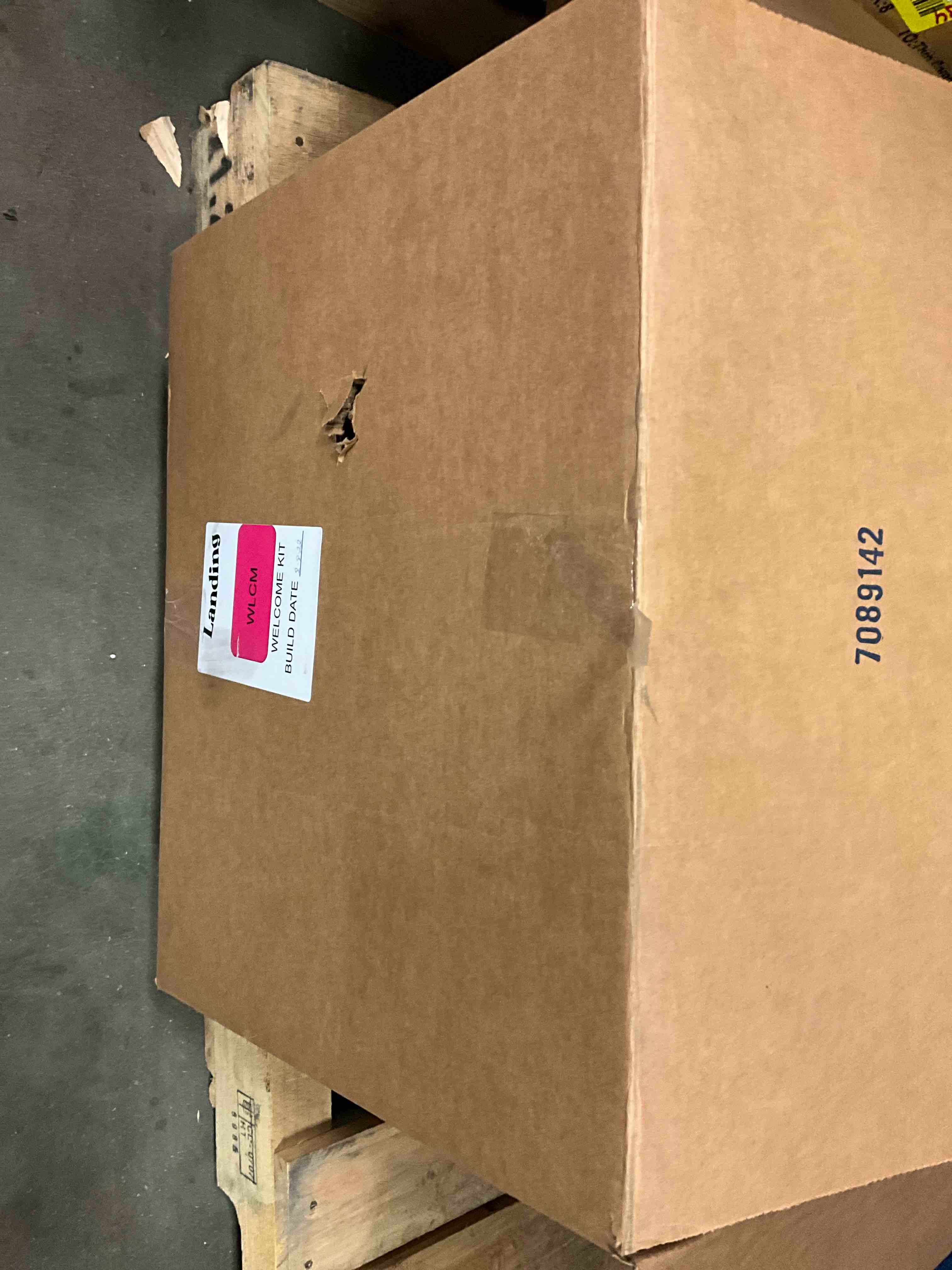 https://s3.amazonaws.com/lotting-images-prod/bidfta/_1710352217647.jpeg