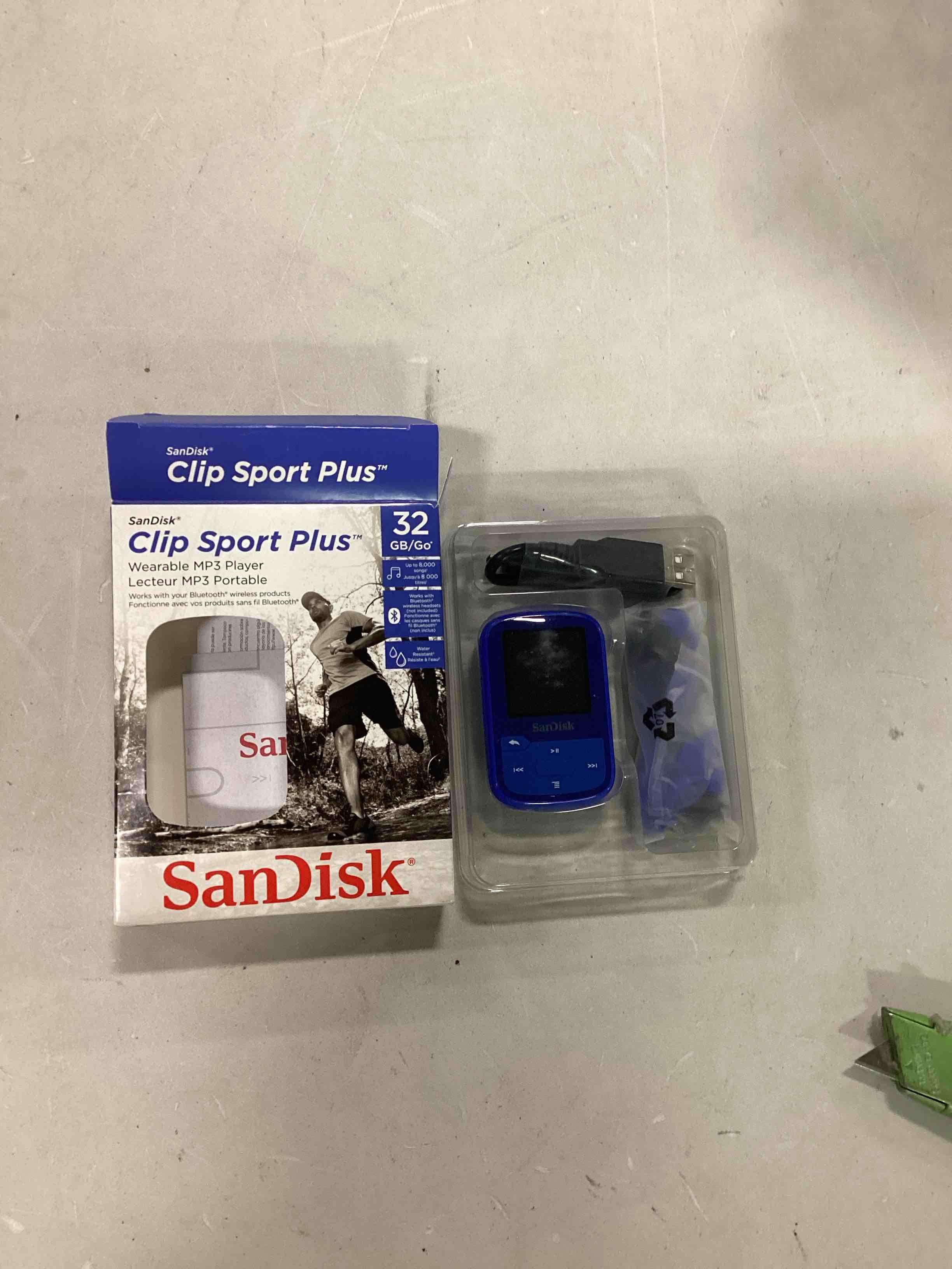 SanDisk 32GB Clip Sport Plus MP3 Player, Blue - Bluetooth, LCD Screen, FM Radio - SDMX32-032G-G46B