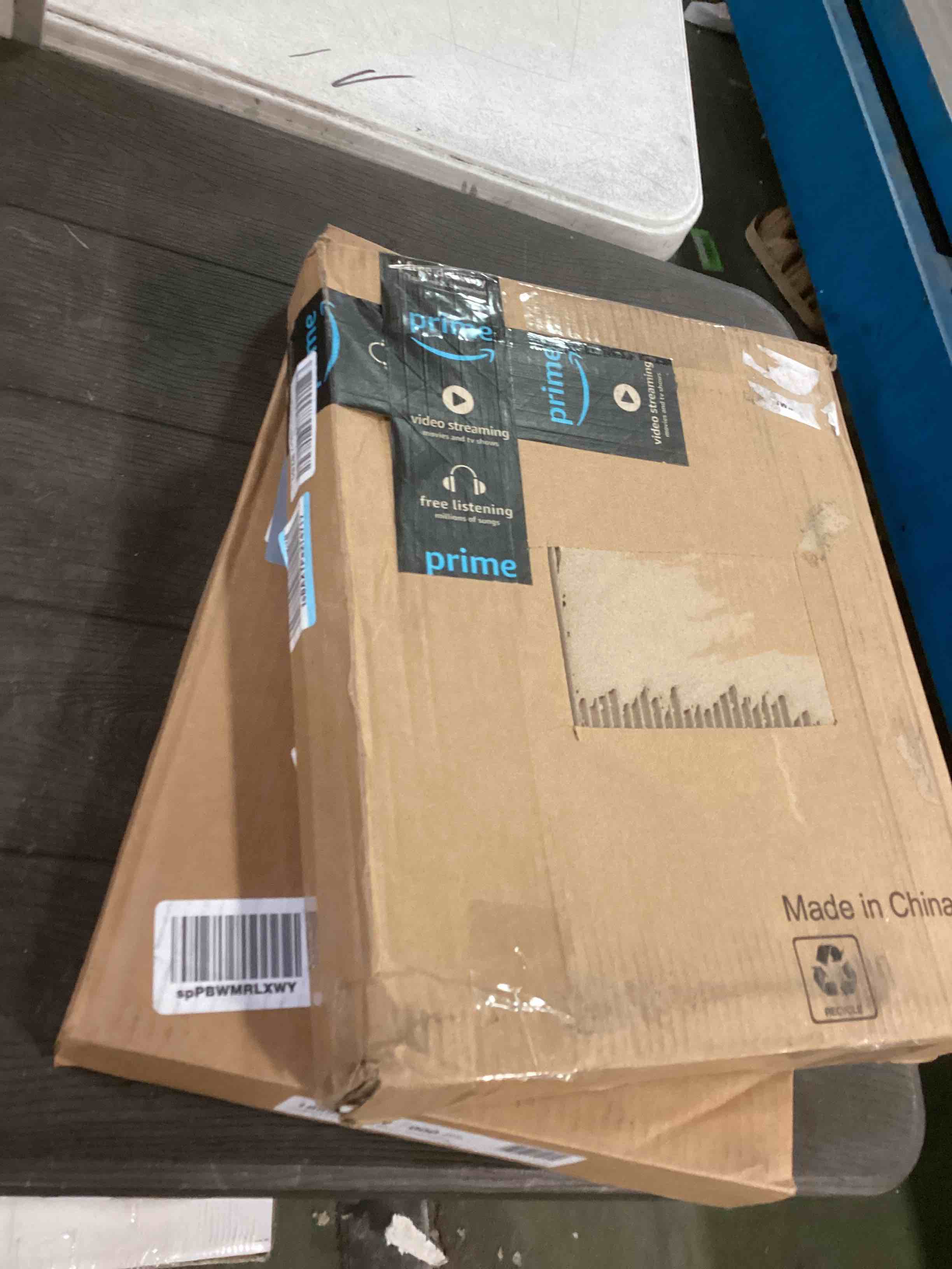 https://s3.amazonaws.com/lotting-images-prod/bidfta/_1711569379560.jpeg